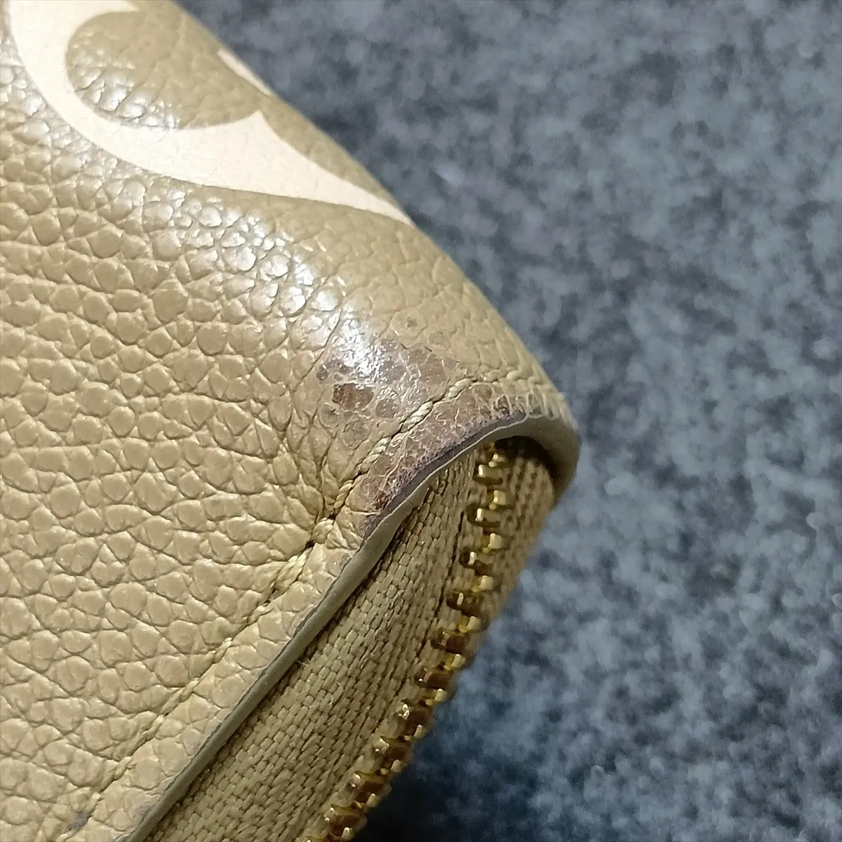 Bicolor Monogram Empreinte Portefeuille Clemence M82478 Khaki Round Zip Wallet (RFID detected) — view 13