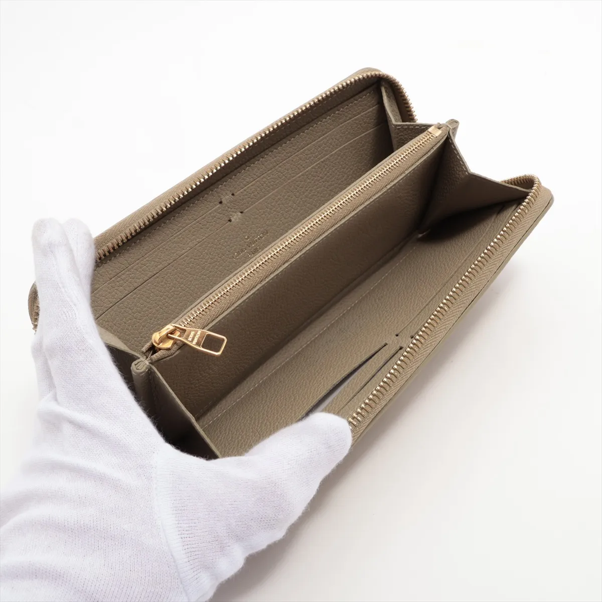 Bicolor Monogram Empreinte Portefeuille Clemence M82478 Khaki Round Zip Wallet (RFID detected) — view 3