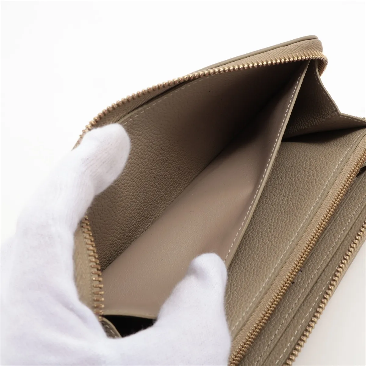 Bicolor Monogram Empreinte Portefeuille Clemence M82478 Khaki Round Zip Wallet (RFID detected) — view 4