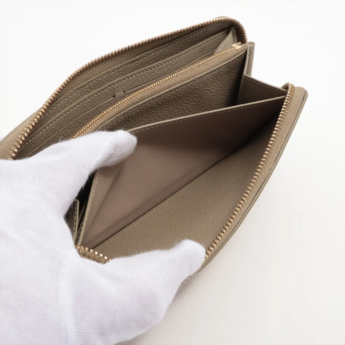 Bicolor Monogram Empreinte Portefeuille Clemence M82478 Khaki Round Zip Wallet (RFID detected) — view 7