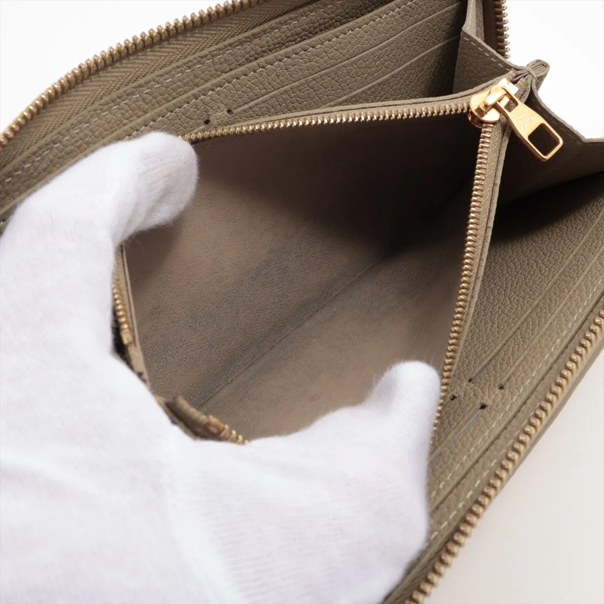 Bicolor Monogram Empreinte Portefeuille Clemence M82478 Khaki Round Zip Wallet (RFID detected) — view 8