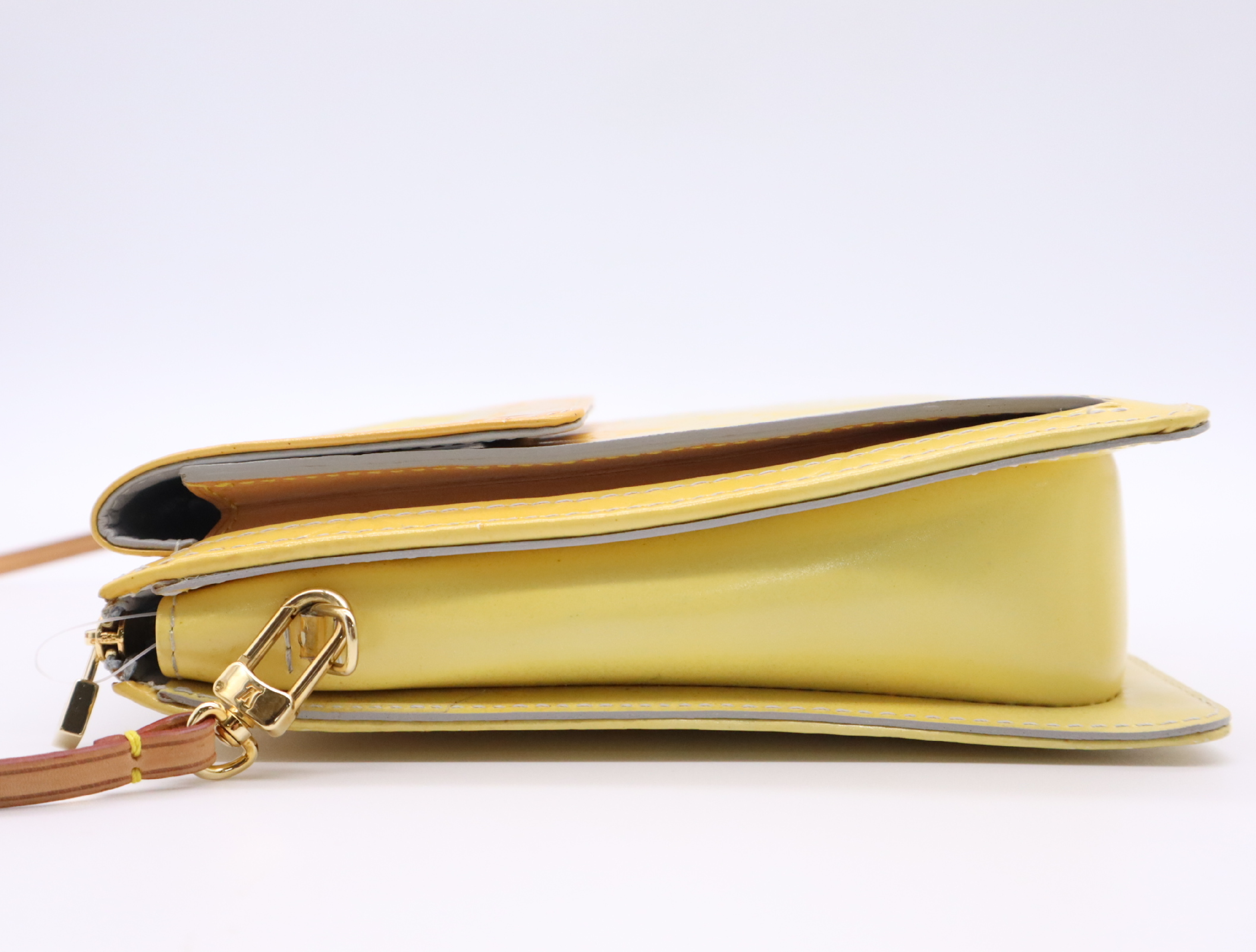 M91224 Vernis Mott Lavande Shoulder Bag with Shoulder Strap — view 3