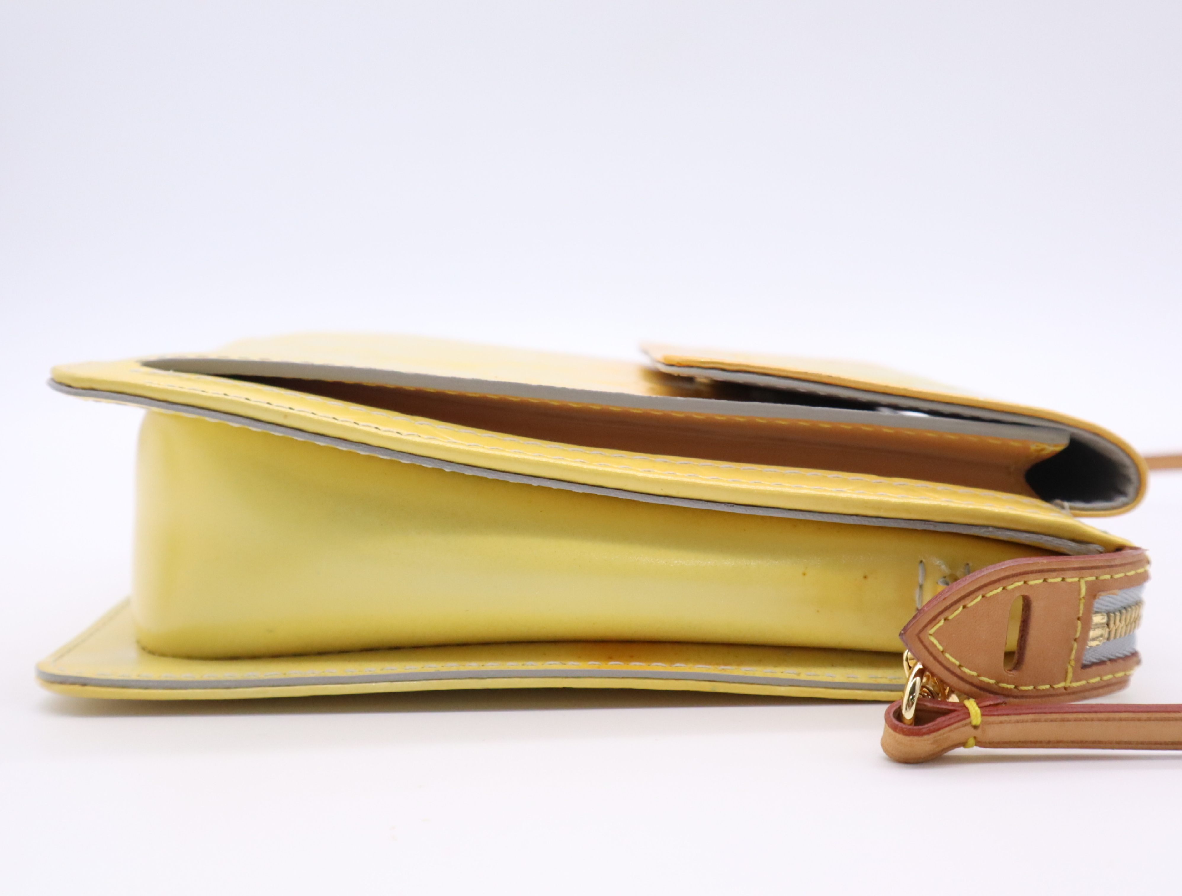 M91224 Vernis Mott Lavande Shoulder Bag with Shoulder Strap — view 5