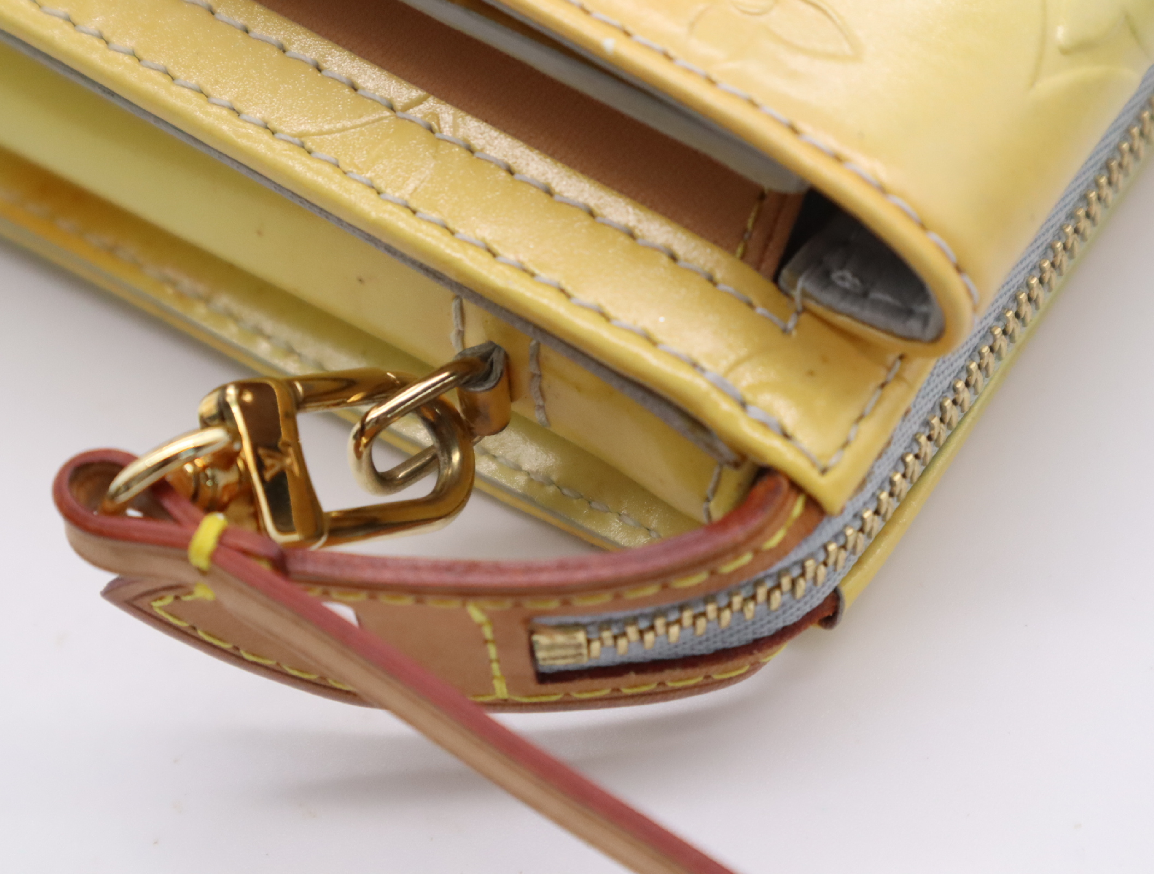 M91224 Vernis Mott Lavande Shoulder Bag with Shoulder Strap — view 8