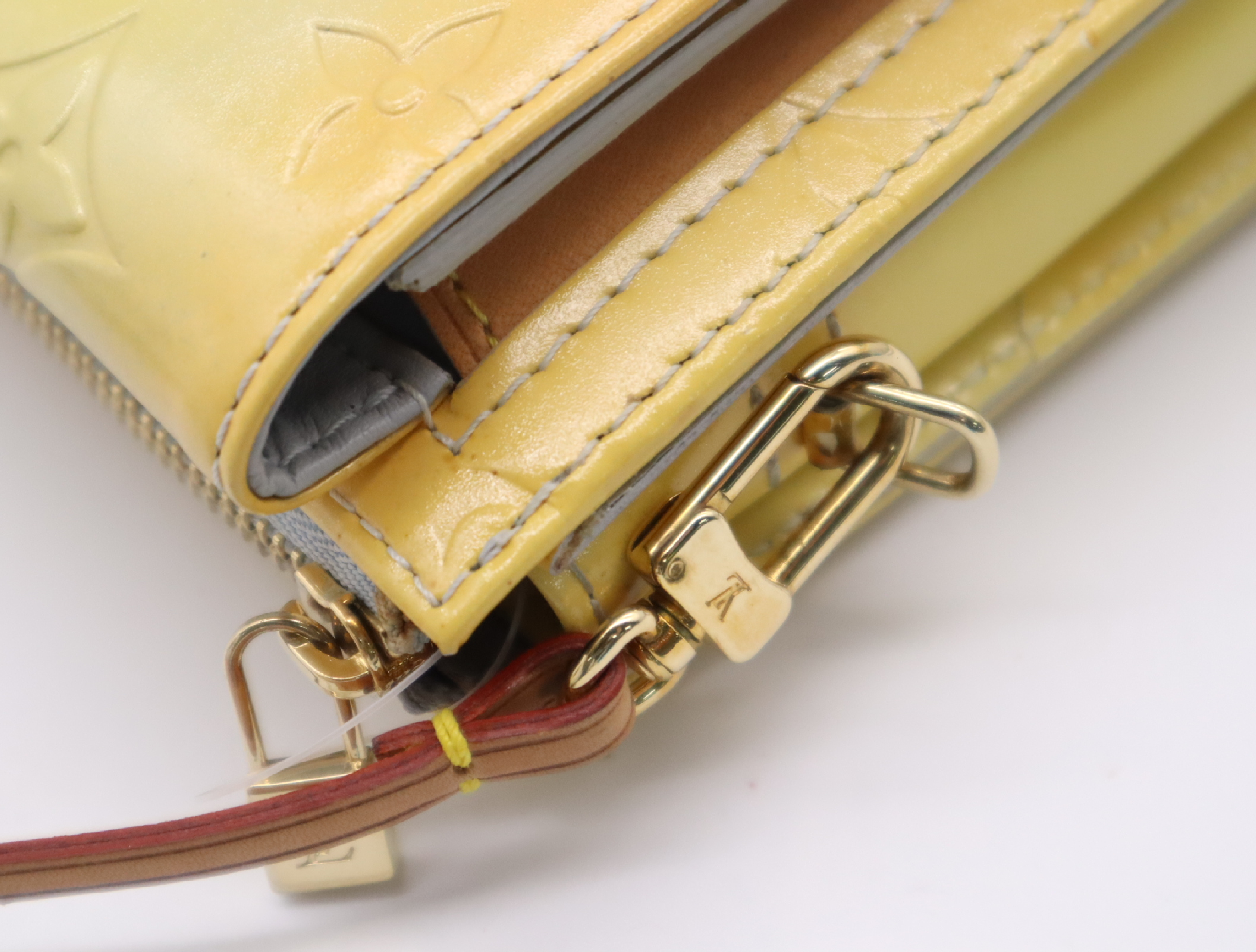 M91224 Vernis Mott Lavande Shoulder Bag with Shoulder Strap — view 9