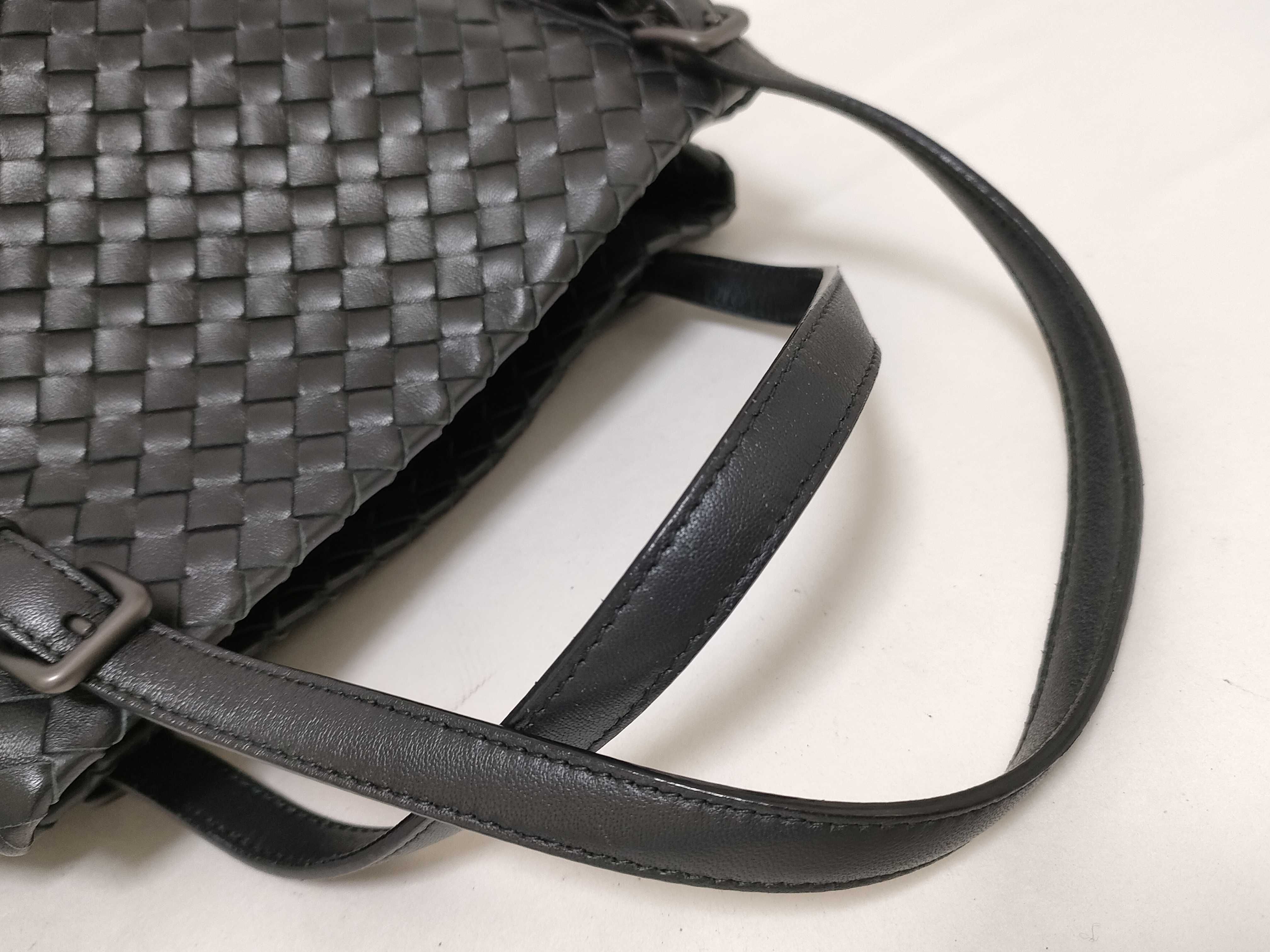 Intrecciato Bottega Veneta Shoulder Bag Intrecciato Handbag — view 3