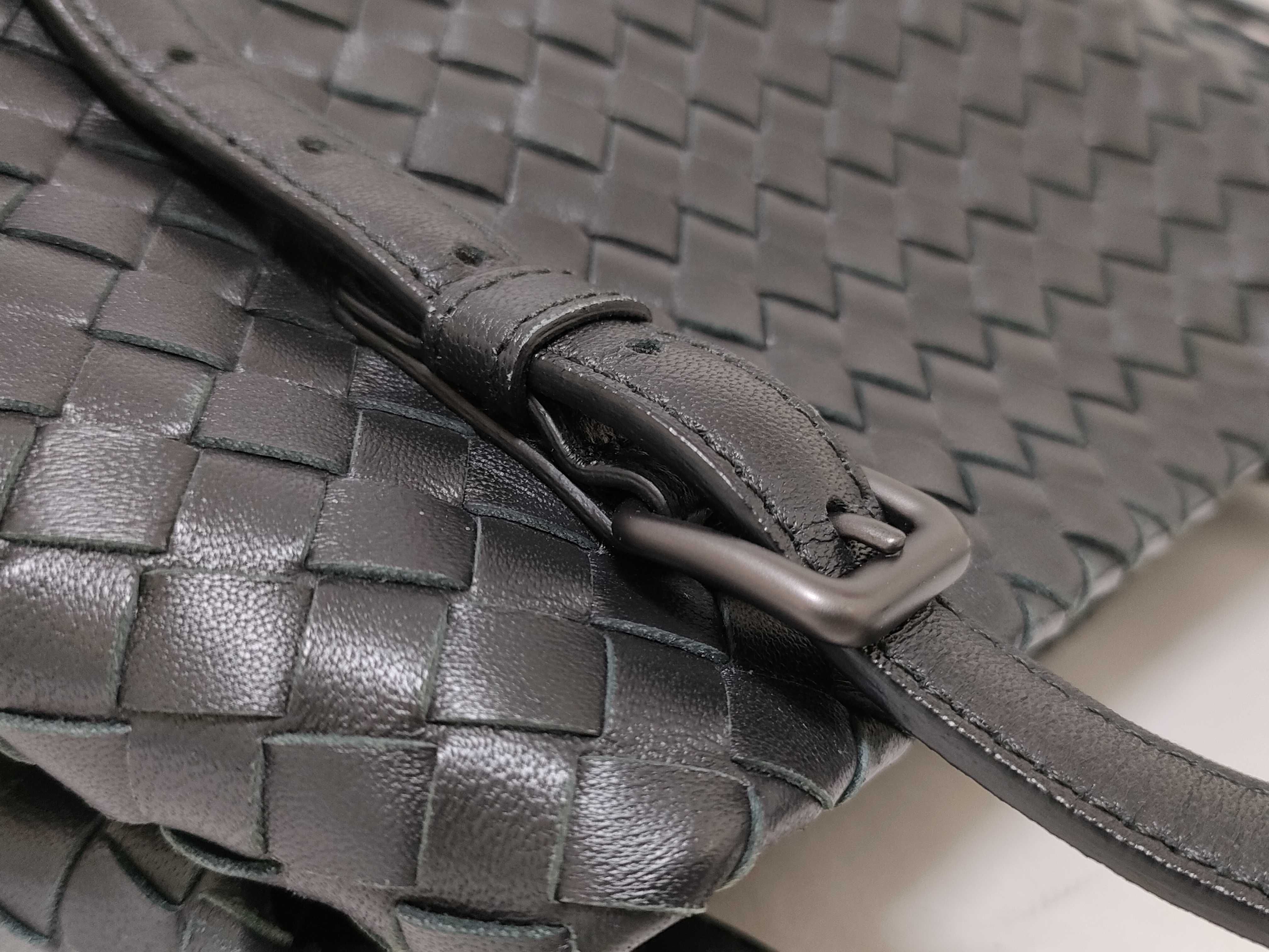 Intrecciato Bottega Veneta Shoulder Bag Intrecciato Handbag — view 5