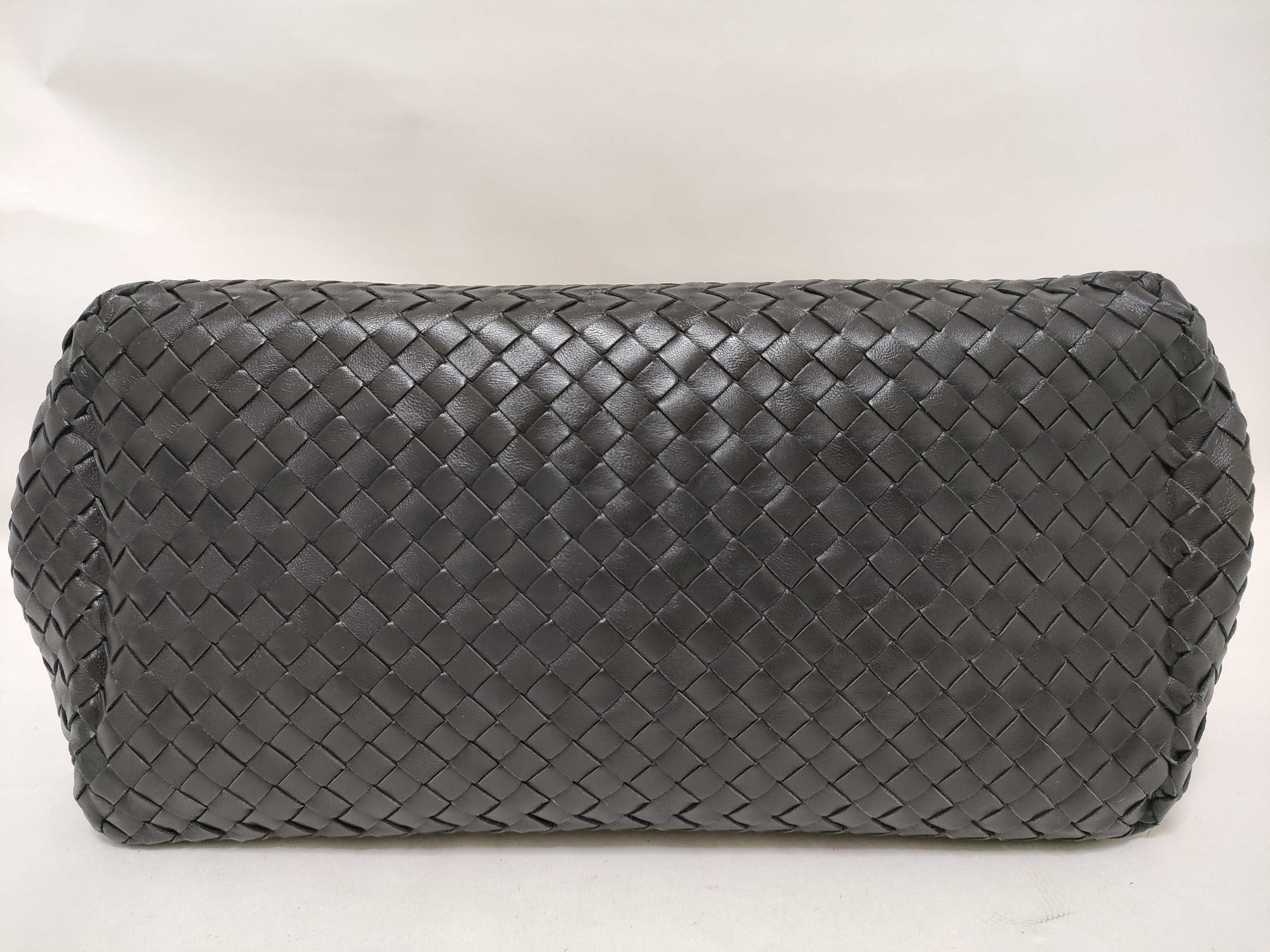 Intrecciato Bottega Veneta Shoulder Bag Intrecciato Handbag — view 7
