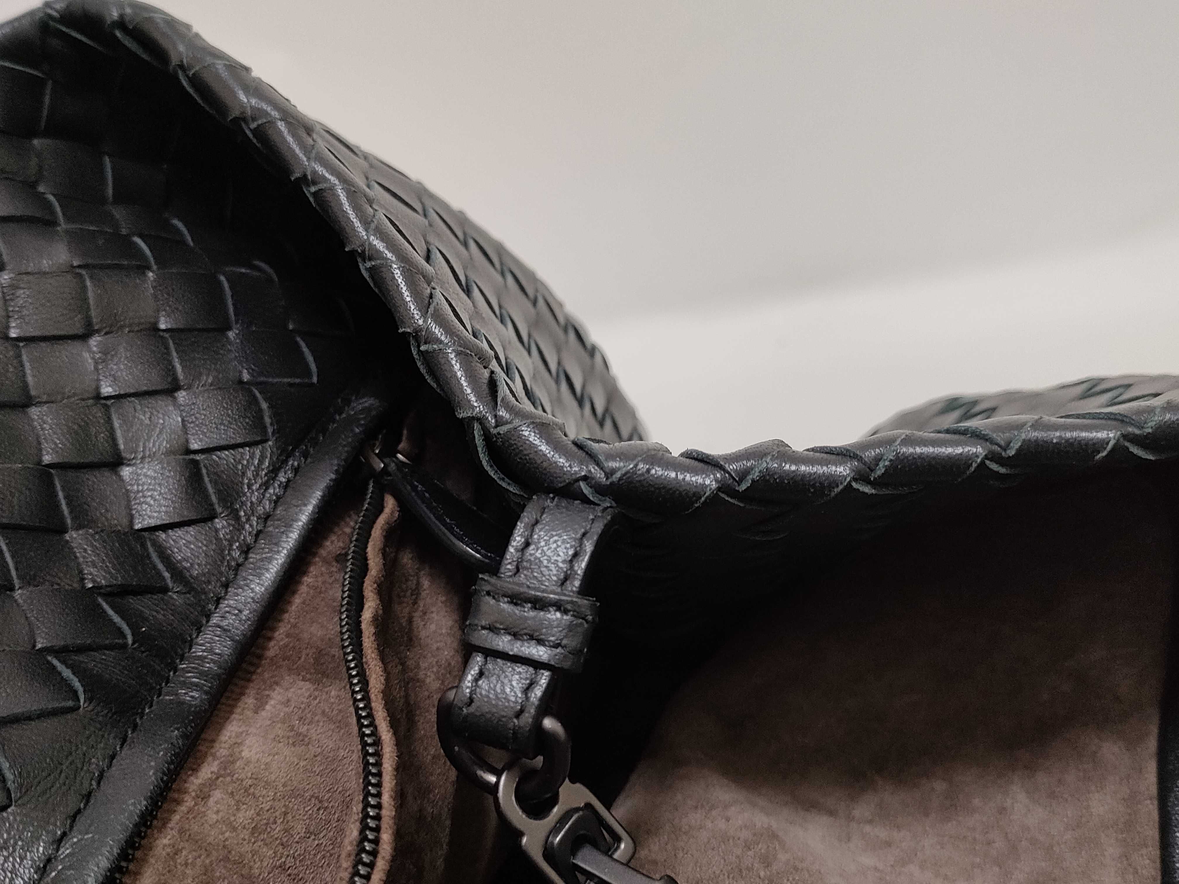 Intrecciato Bottega Veneta Shoulder Bag Intrecciato Handbag — view 8