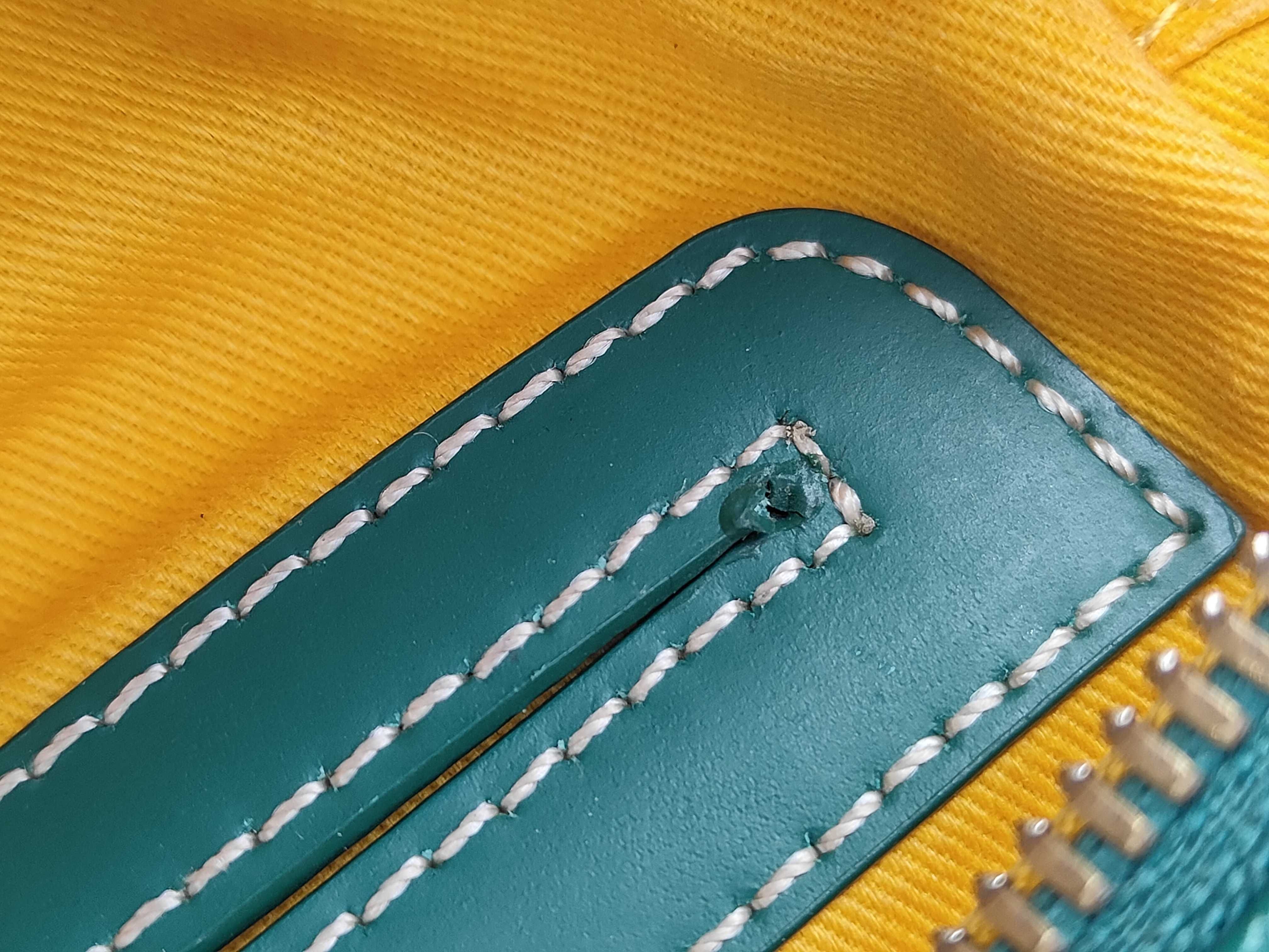 Cup Vert PM Logo Leather Shoulder Bag — view 13