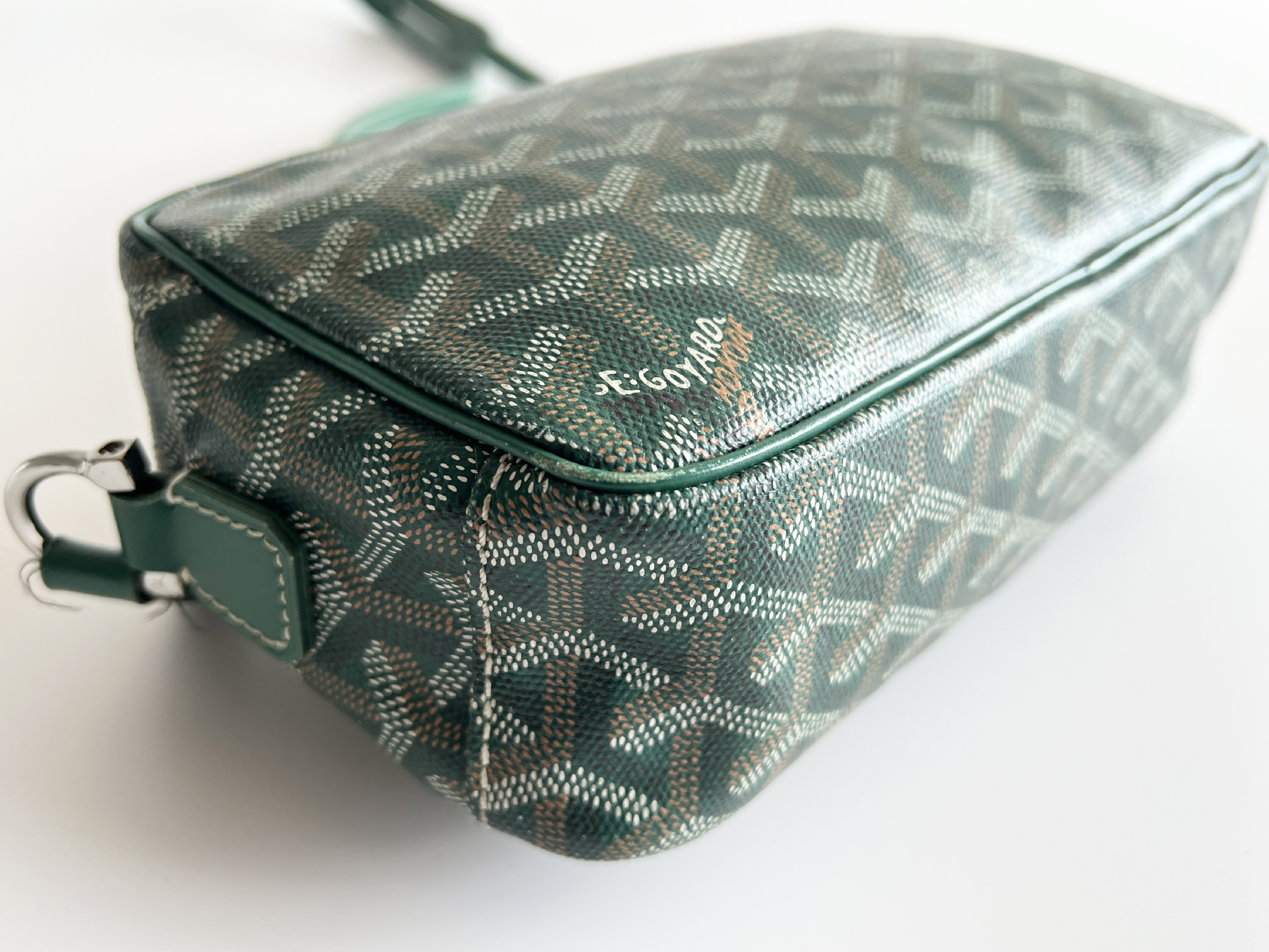Cup Vert PM Logo Leather Shoulder Bag — view 10