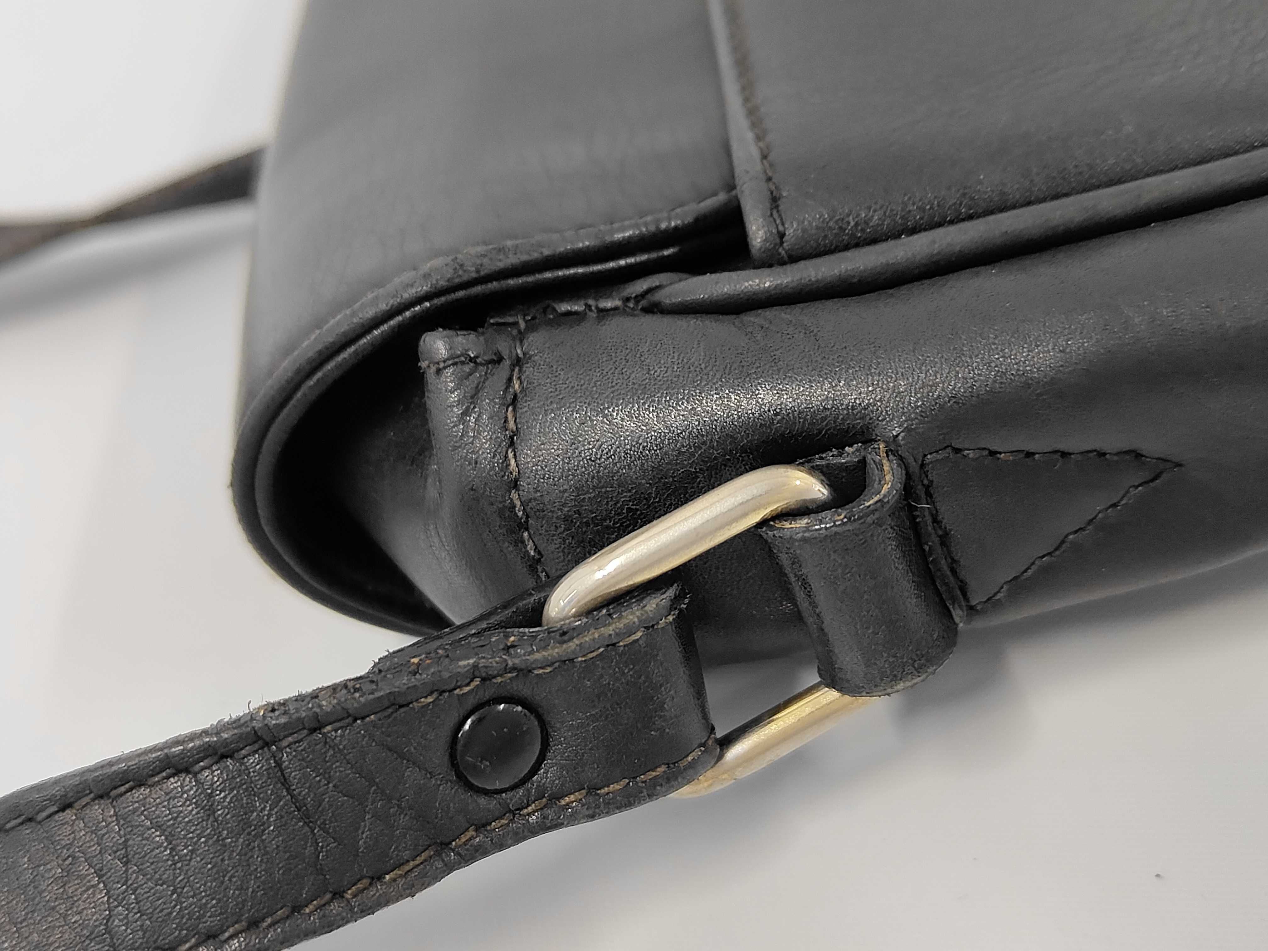 Triomphe Leather Shoulder Bag — view 6