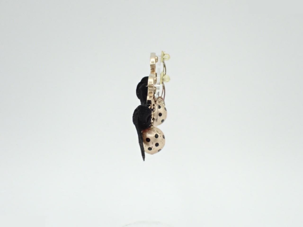 Coco Dot Pearl Velvet Ribbon Swing Black Earrings 07C — view 3
