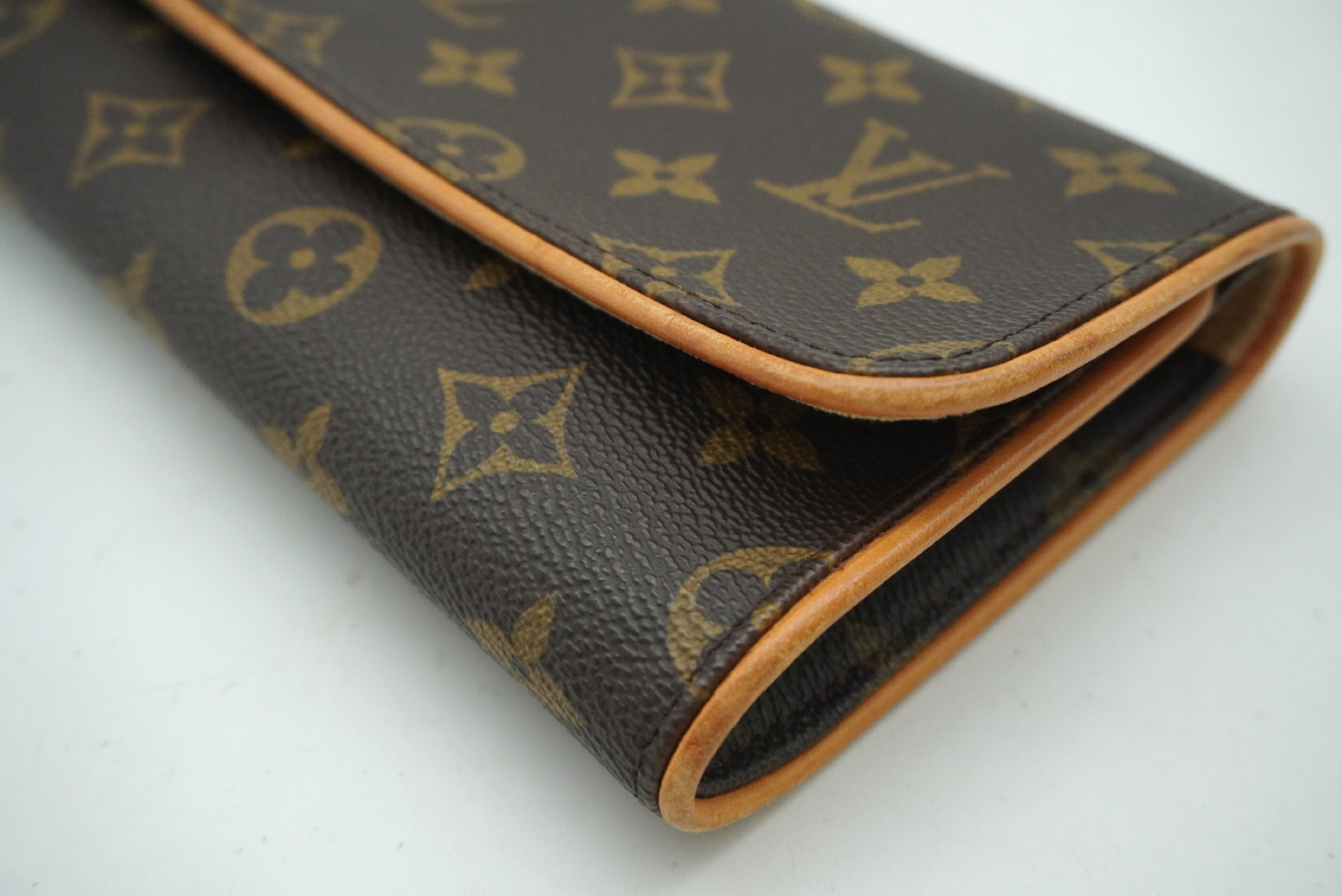 Monogram Pochette Twin GM M51852 Shoulder Bag — view 6