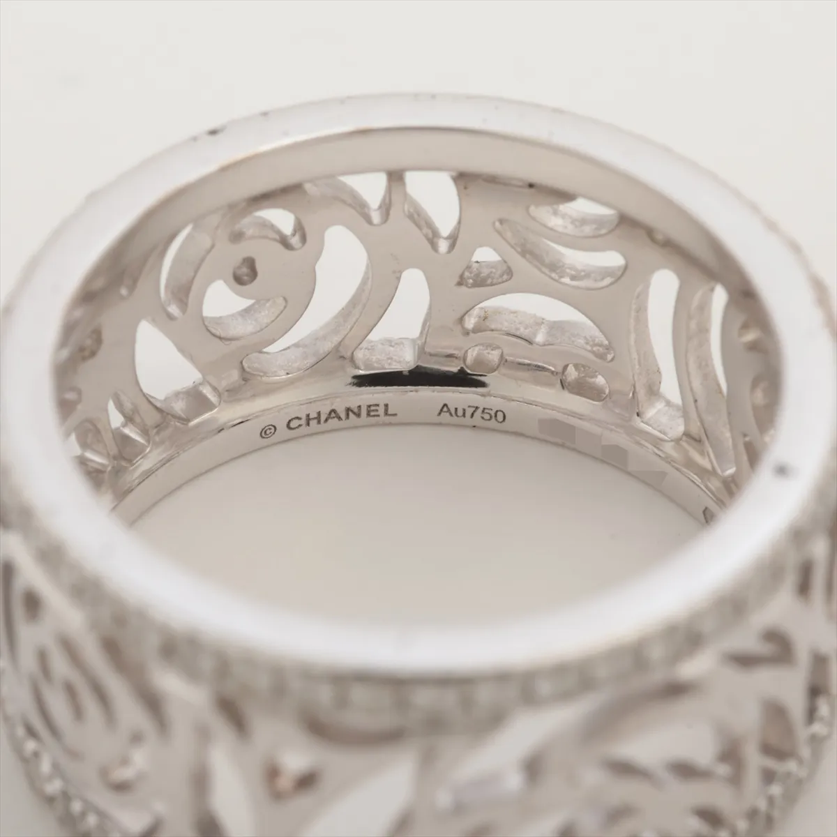 Camellia Medium Diamond Ring, 750 (WG), 5.4g, Size 47, W33875. — view 3