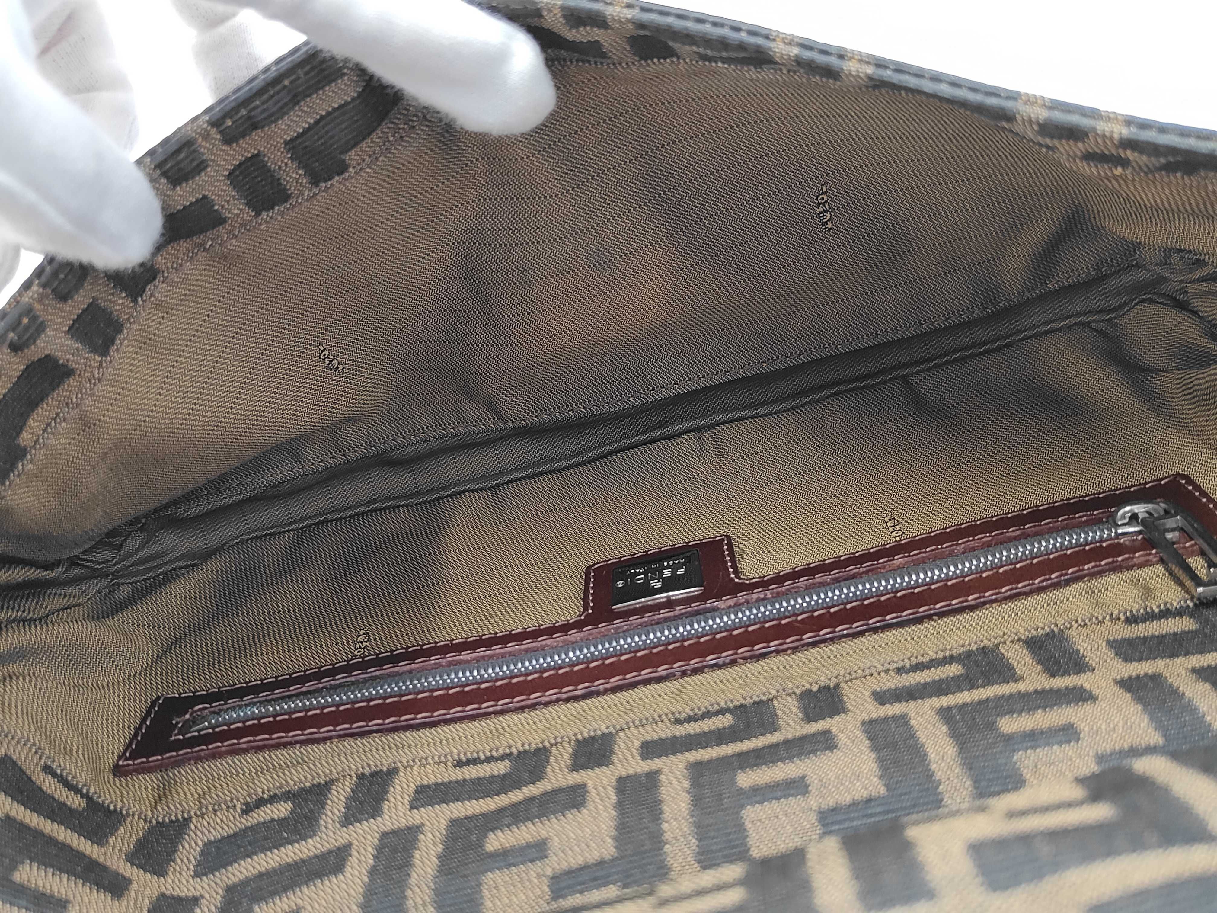 Zucca One-Shoulder Bag — view 9