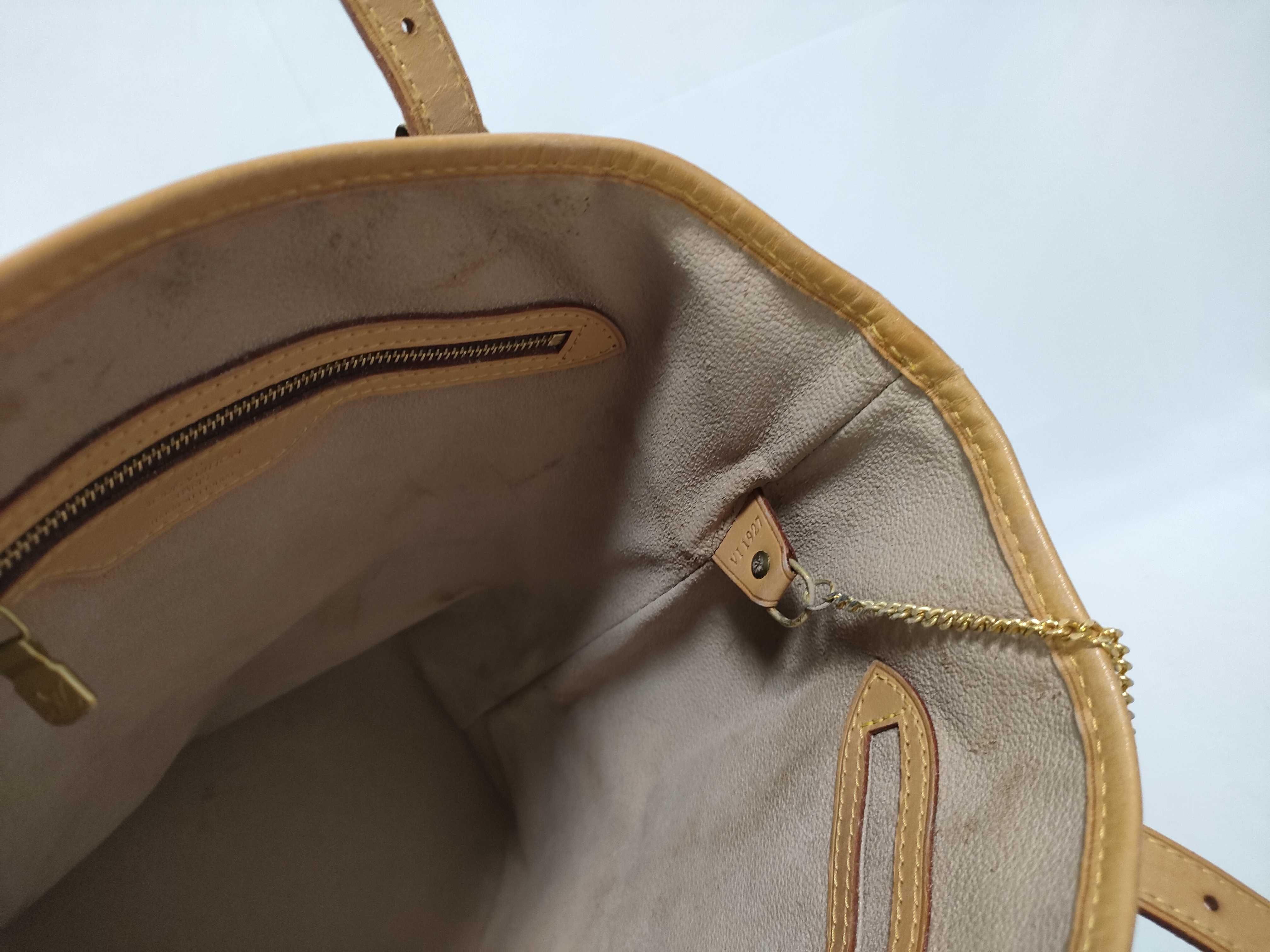 Monogram Bucket GM M42236 VI1927 Shoulder Bag with Pouch — view 12