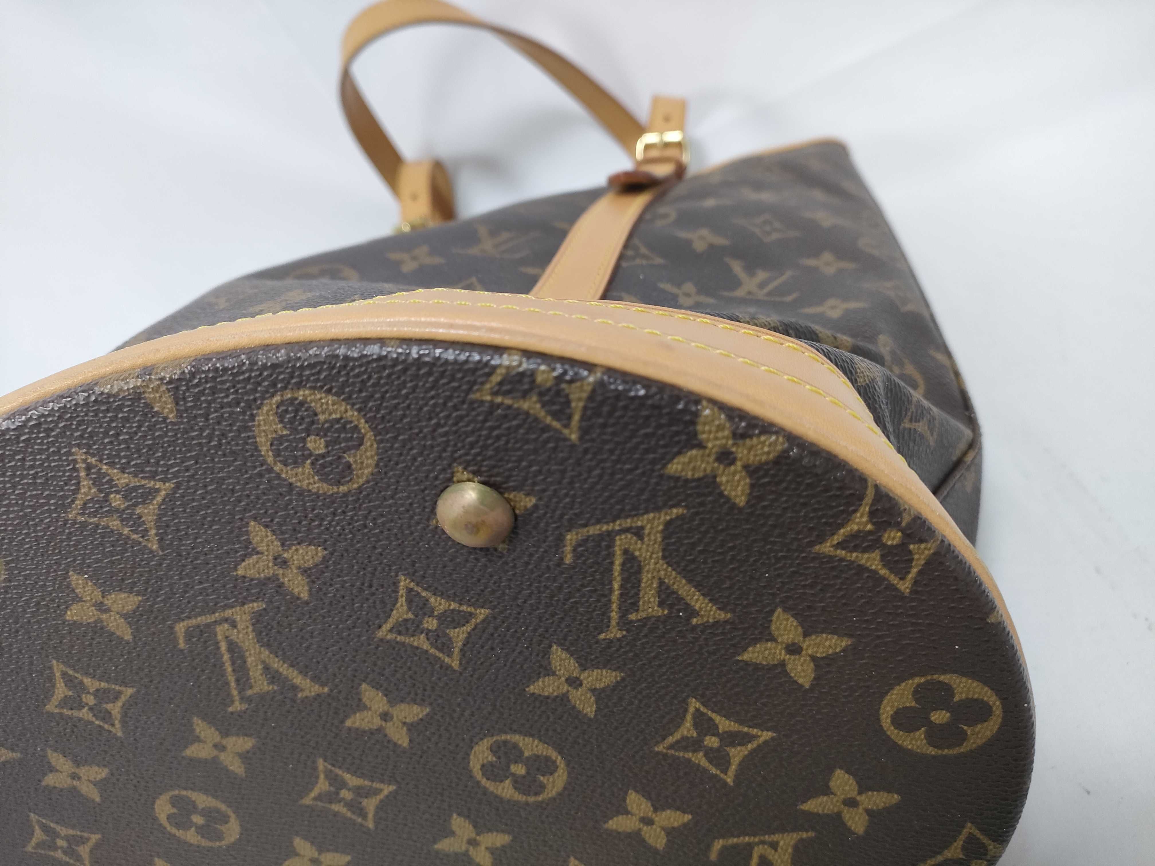 Monogram Bucket GM M42236 VI1927 Shoulder Bag with Pouch — view 5