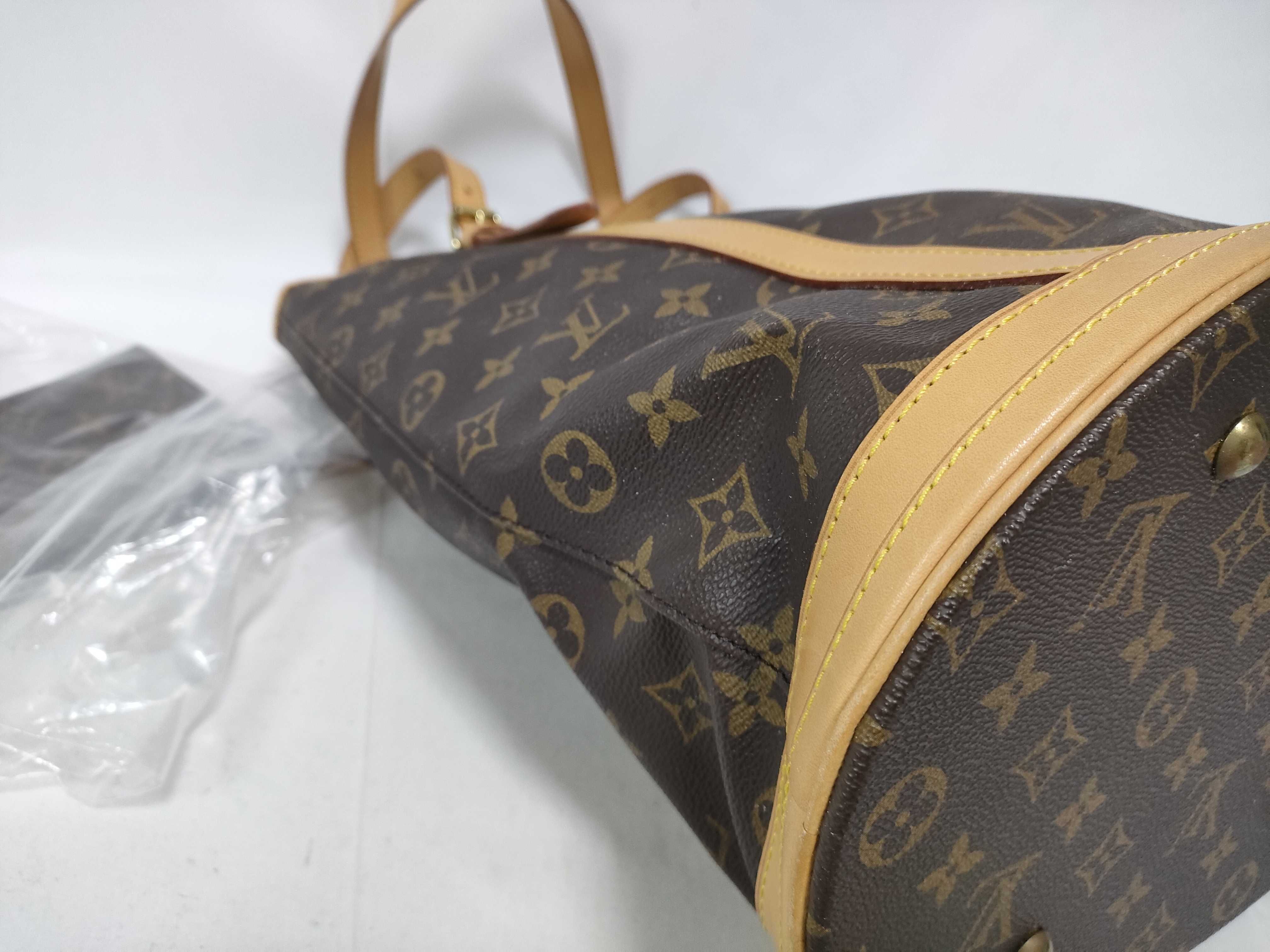 Monogram Bucket GM M42236 VI1927 Shoulder Bag with Pouch — view 6