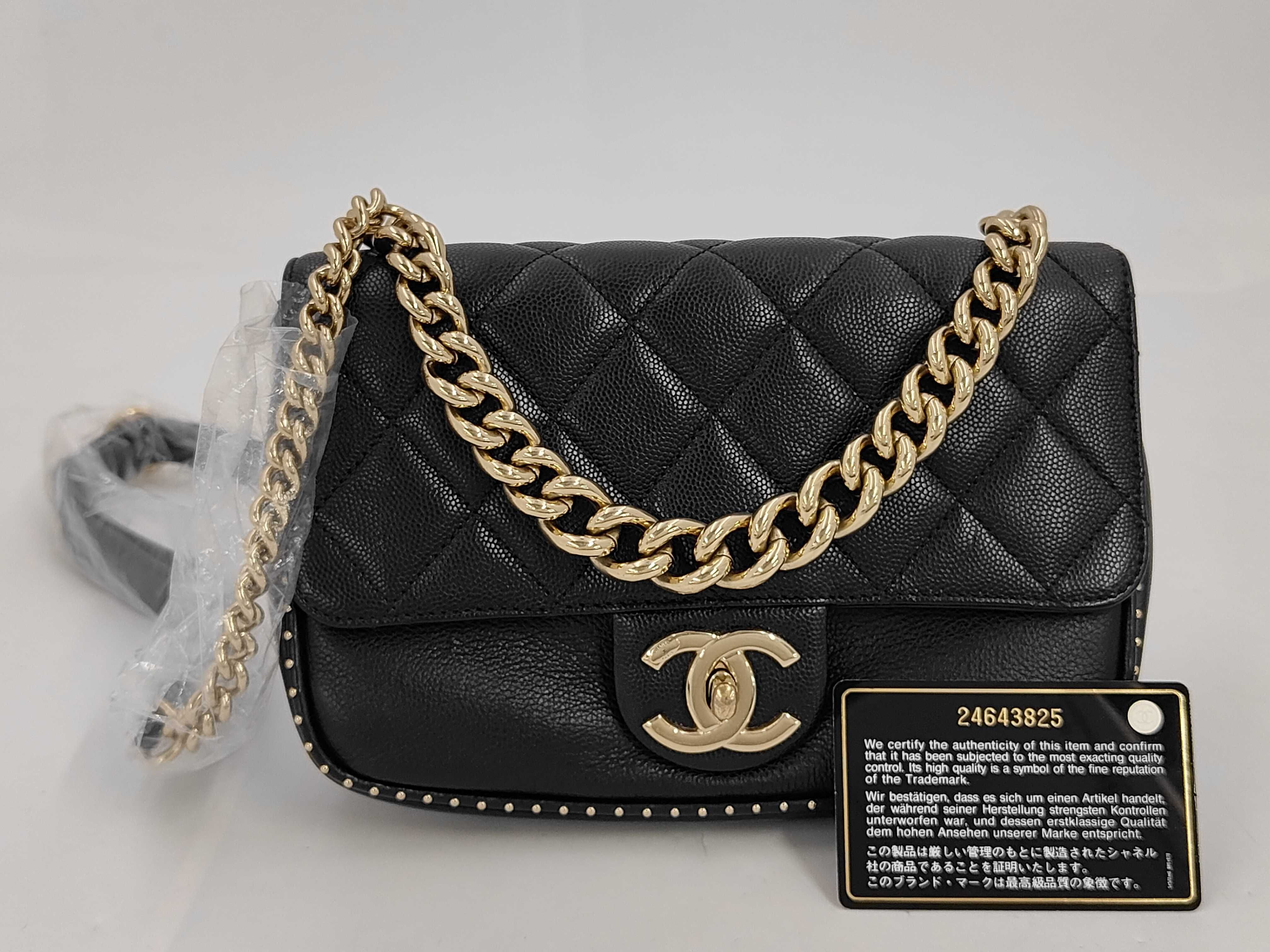Matelassé Caviar Skin Shoulder Bag