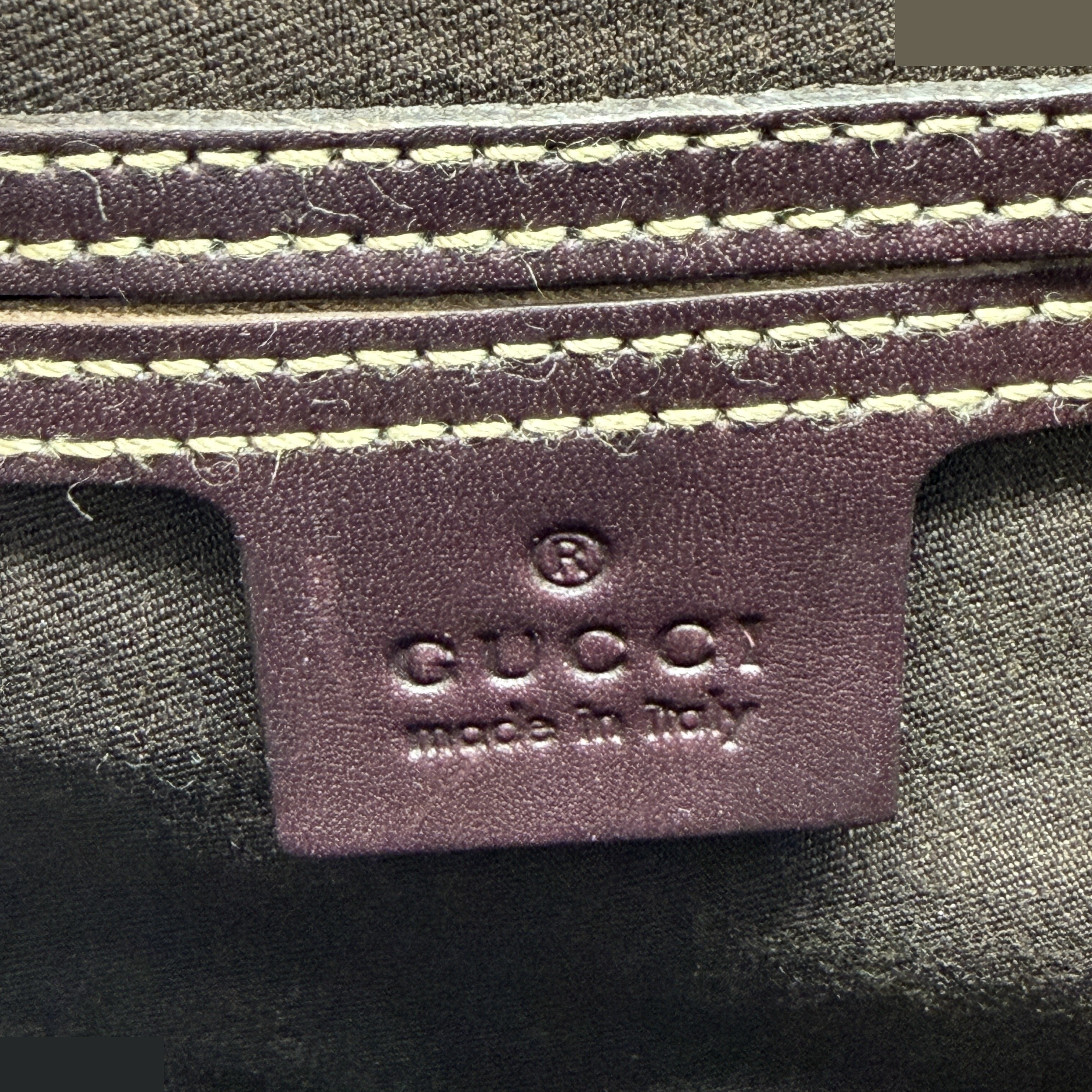 GG Supreme Shoulder Bag — view 12