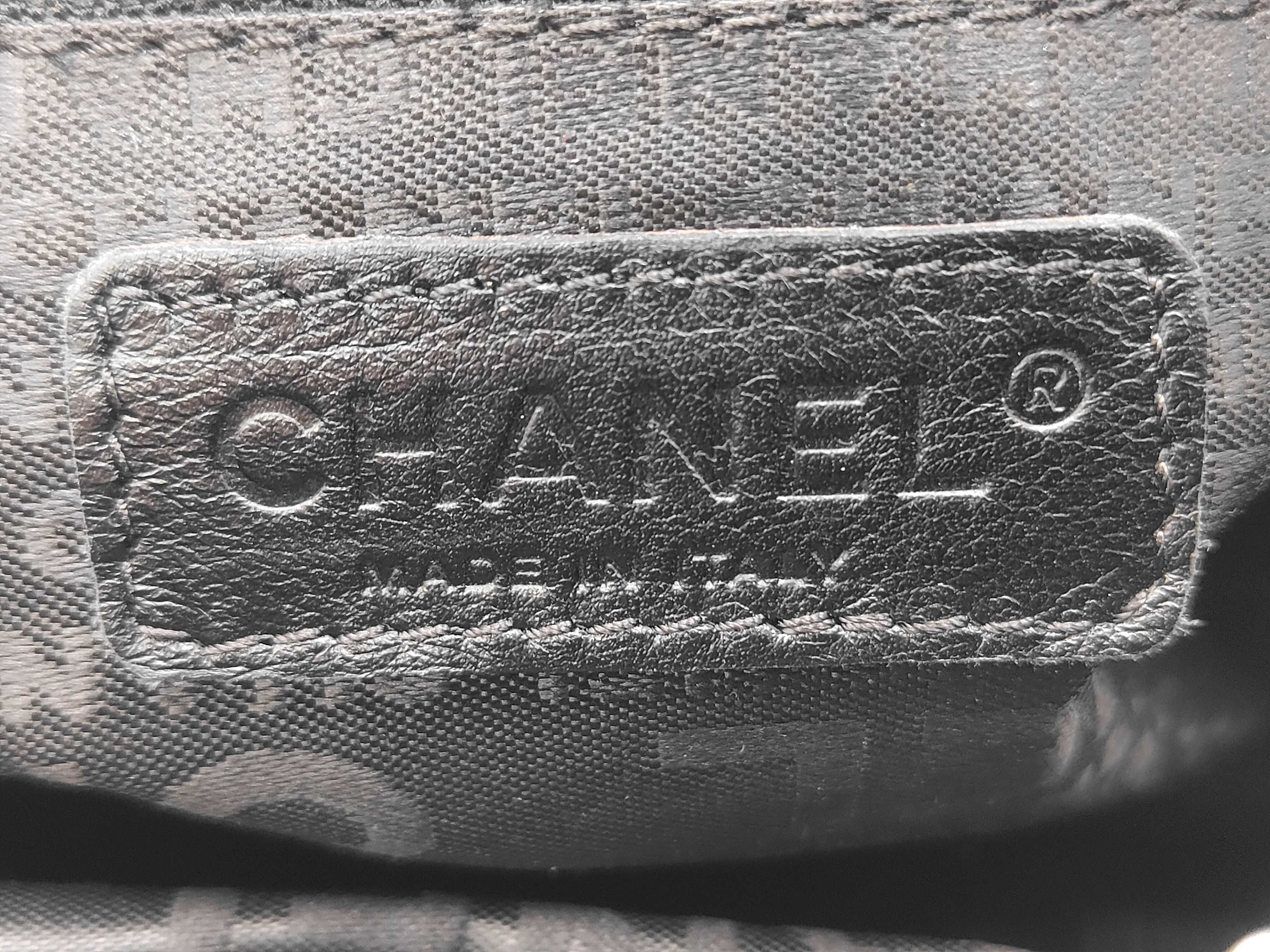 Suede Camellia Pattern Chain Shoulder Bag — view 12
