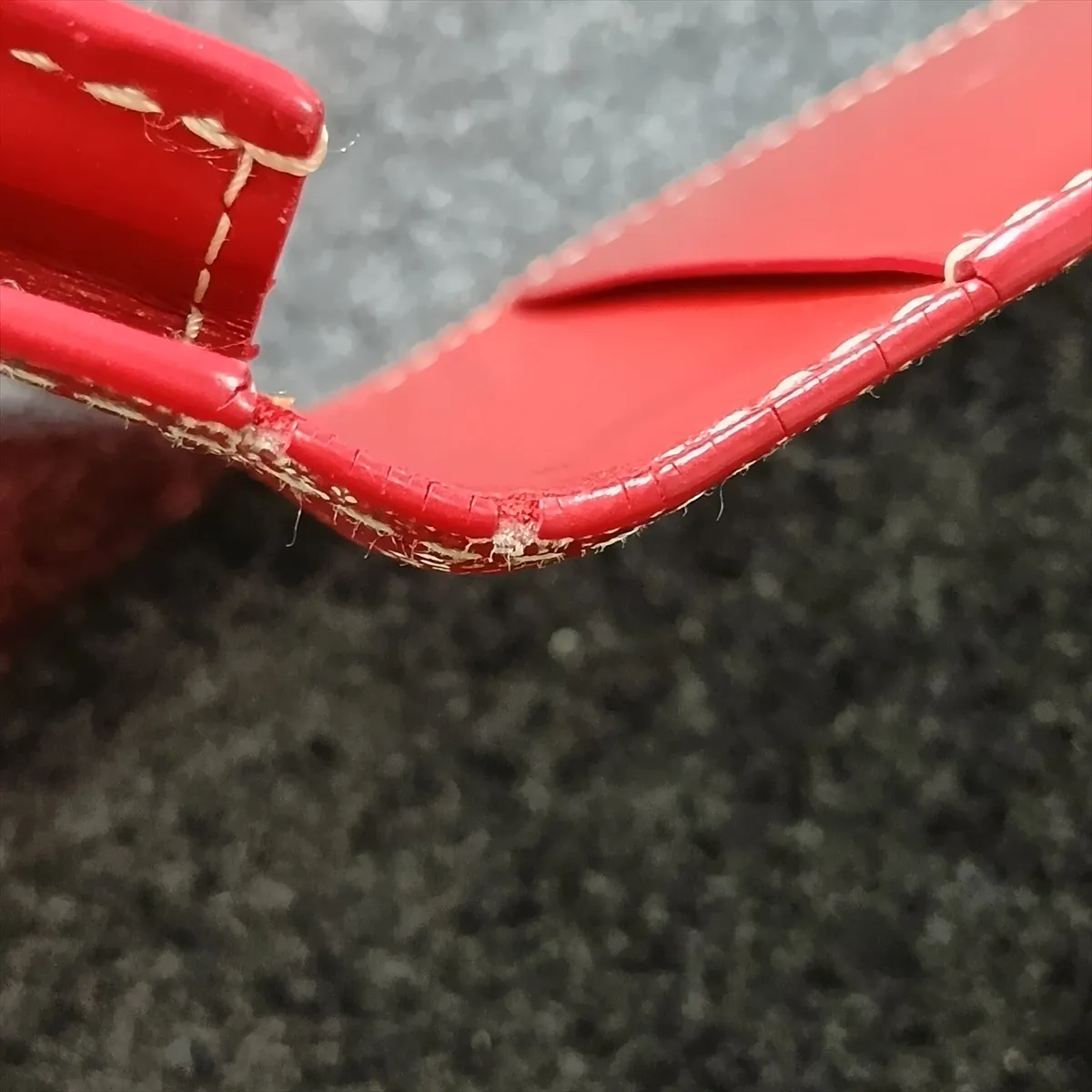 Calligraphy Leather Card Case Red — view 11