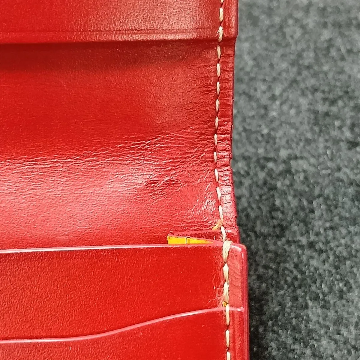 Calligraphy Leather Card Case Red — view 8