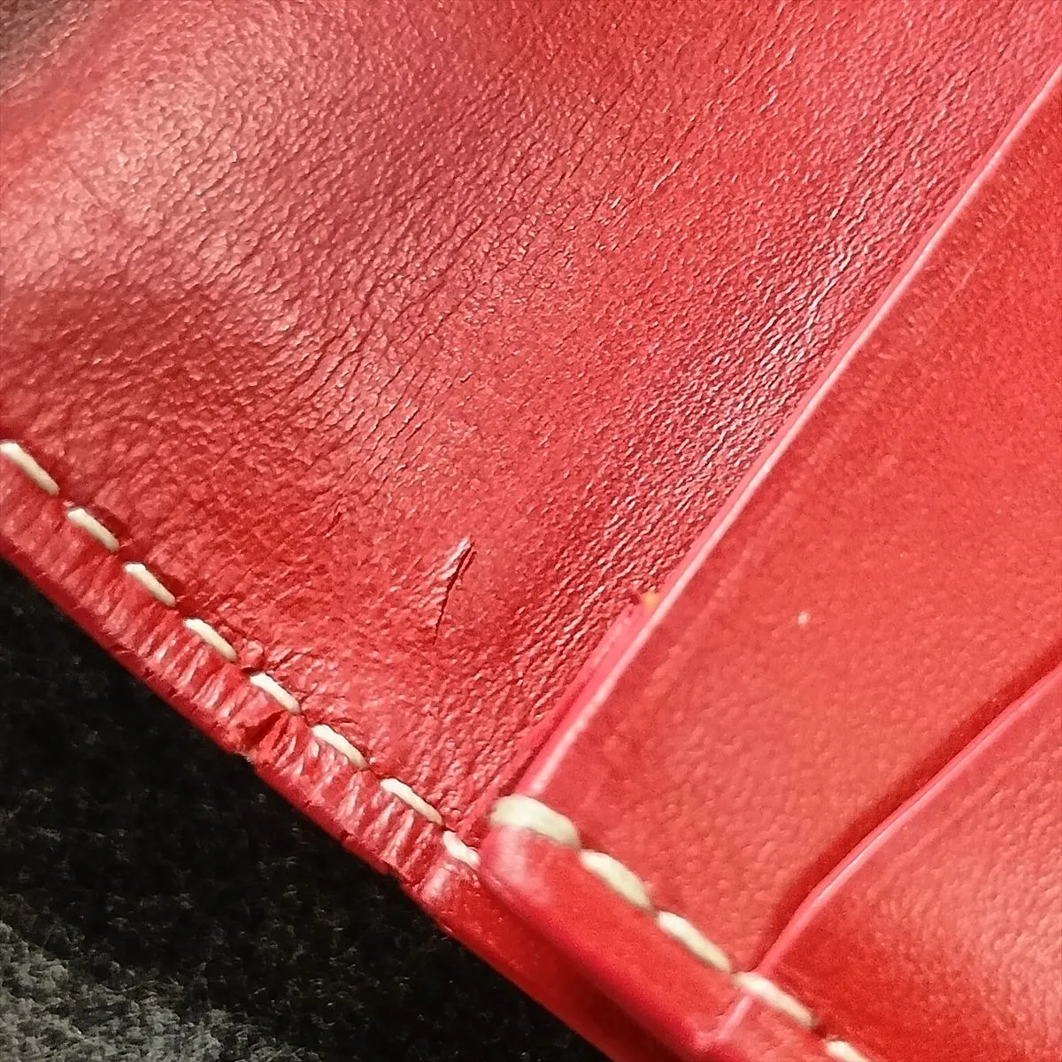 Calligraphy Leather Card Case Red — view 9