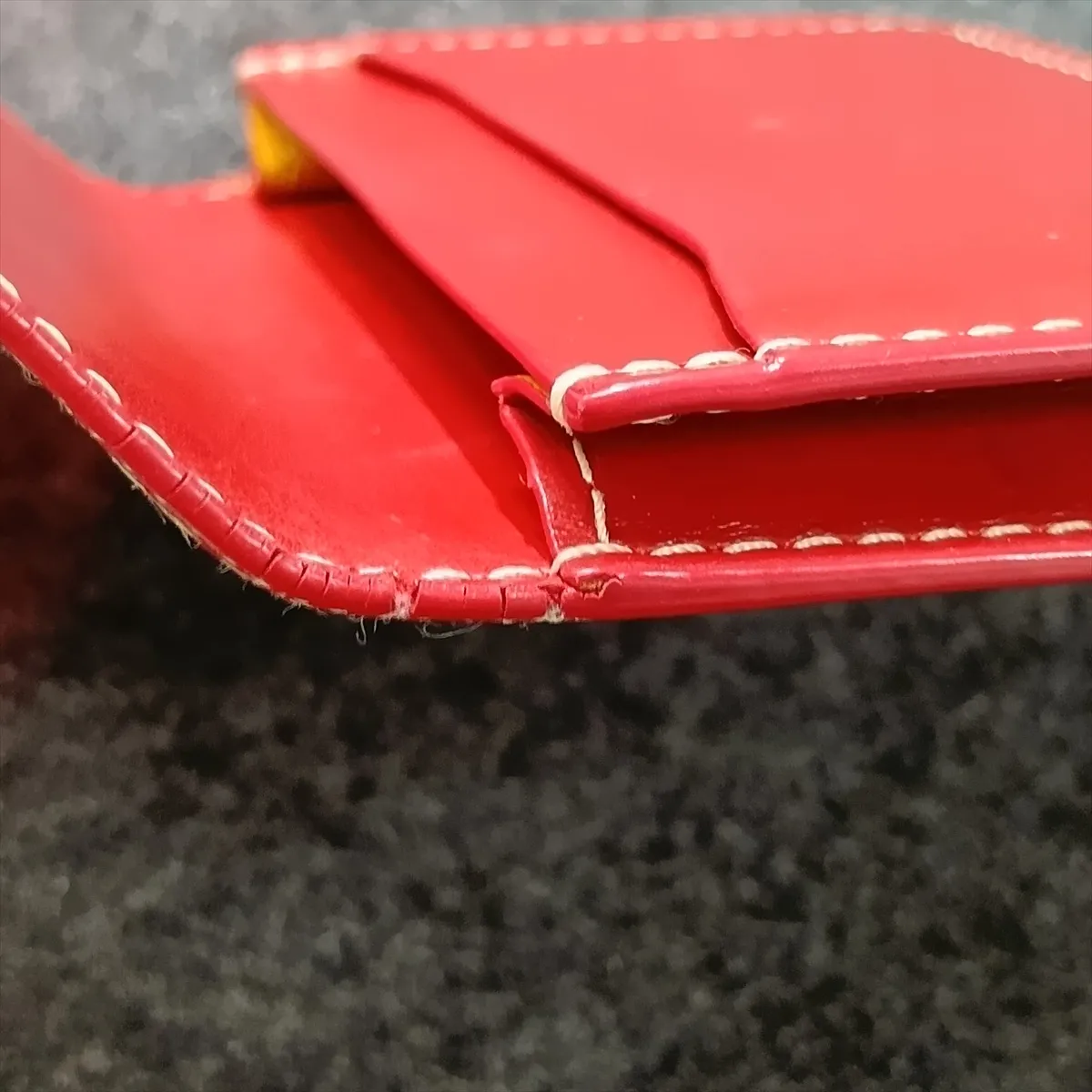 Calligraphy Leather Card Case Red — view 10