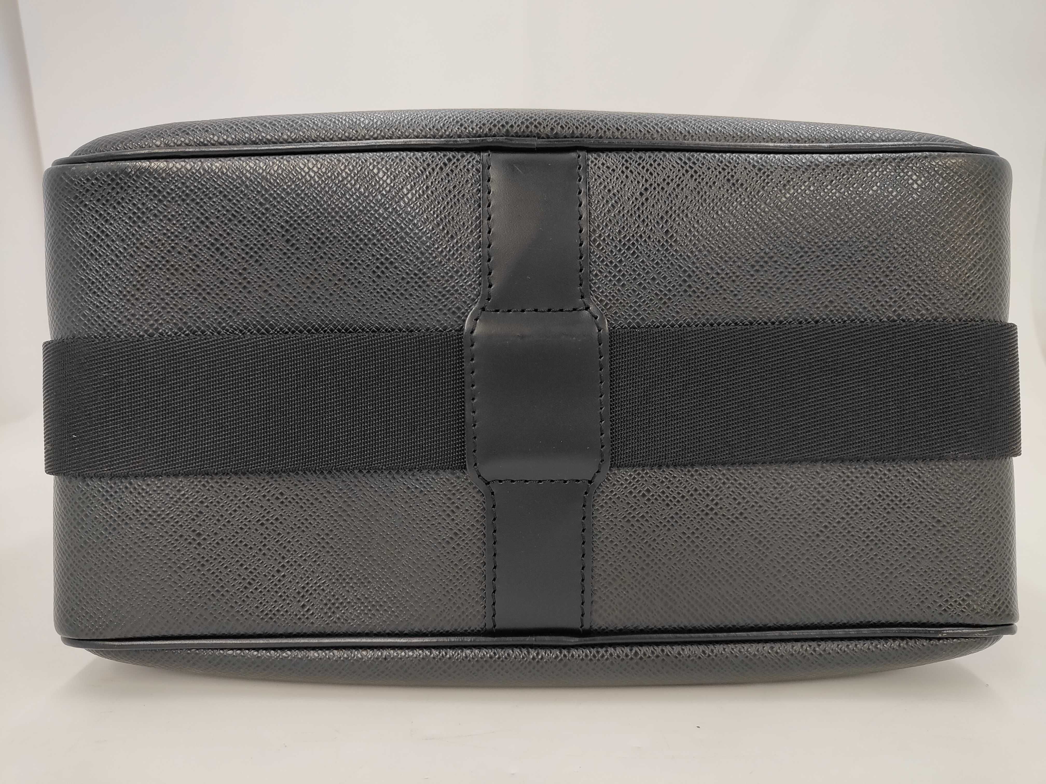 Taiga Reporter Shoulder Bag — view 3
