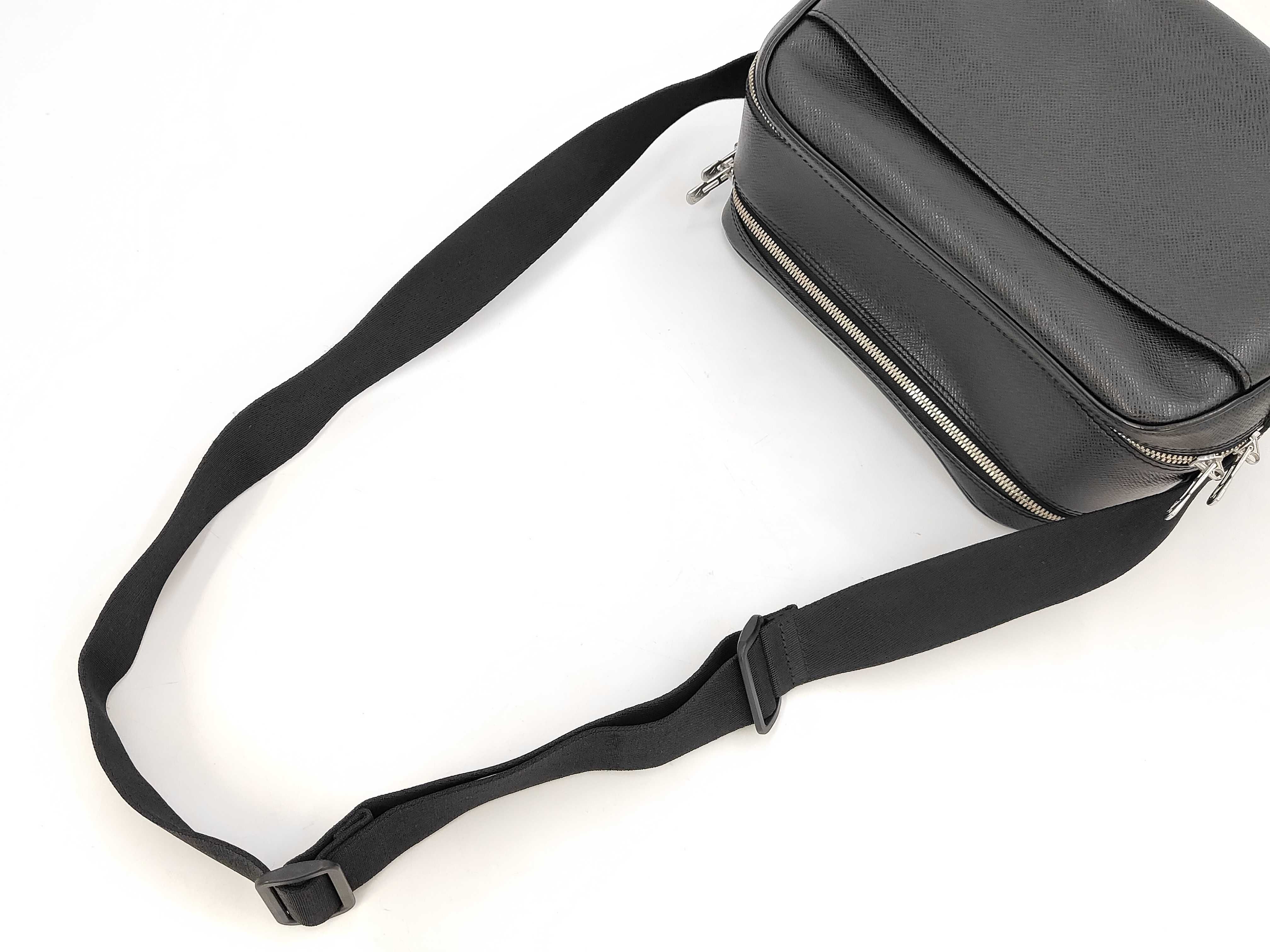 Taiga Reporter Shoulder Bag — view 5