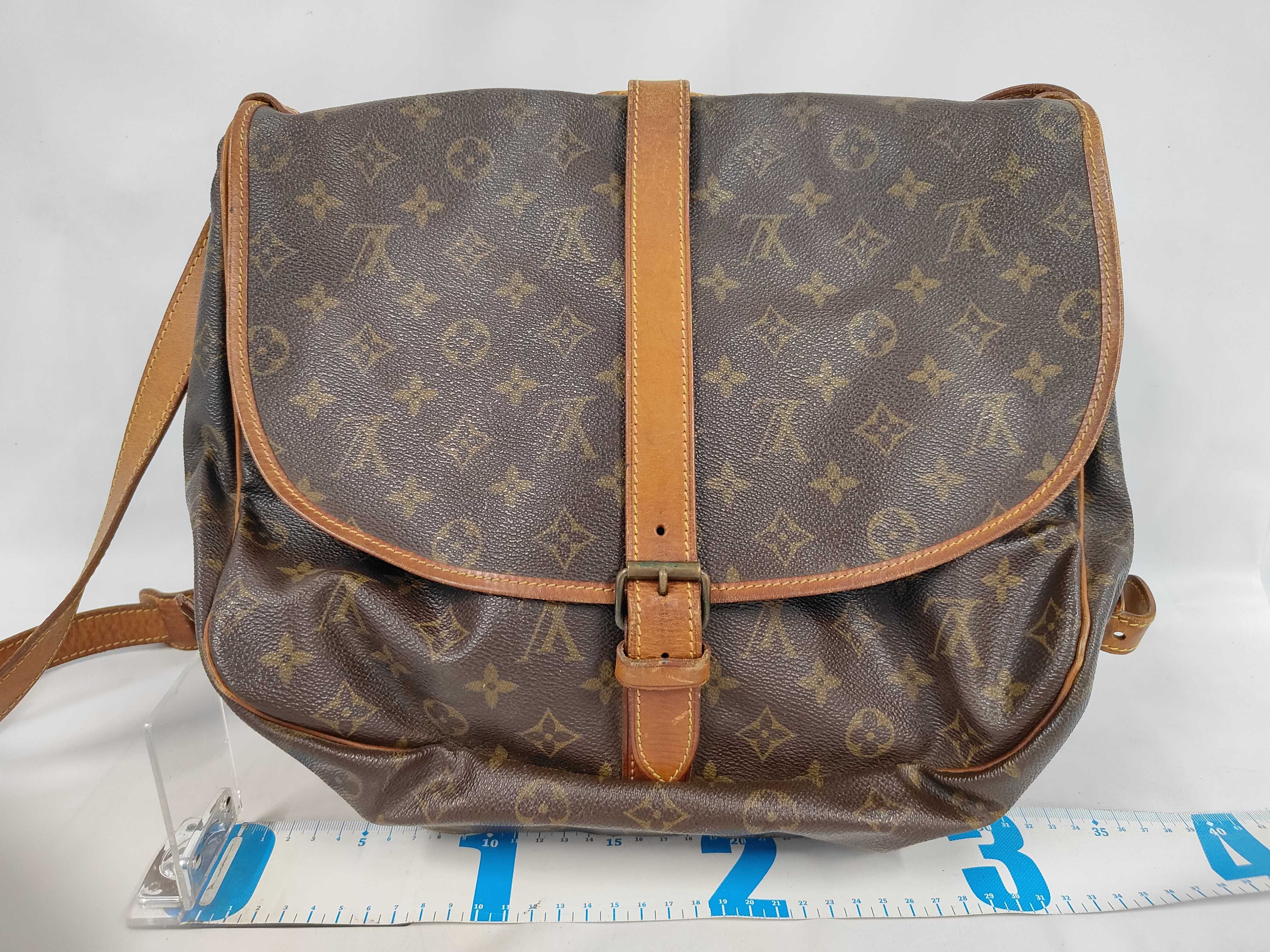 Monogram Saumur 35 8901V.I Shoulder Bag — view 2