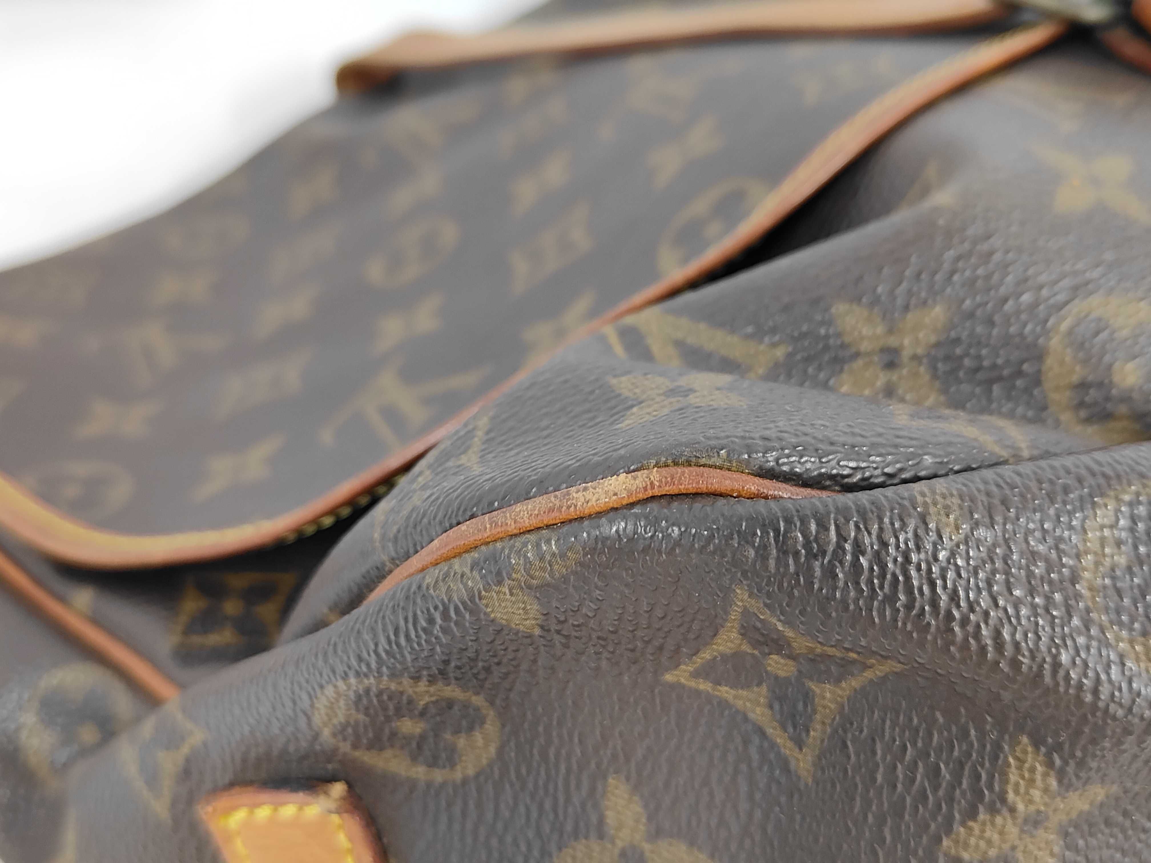 Monogram Saumur 35 8901V.I Shoulder Bag — view 4