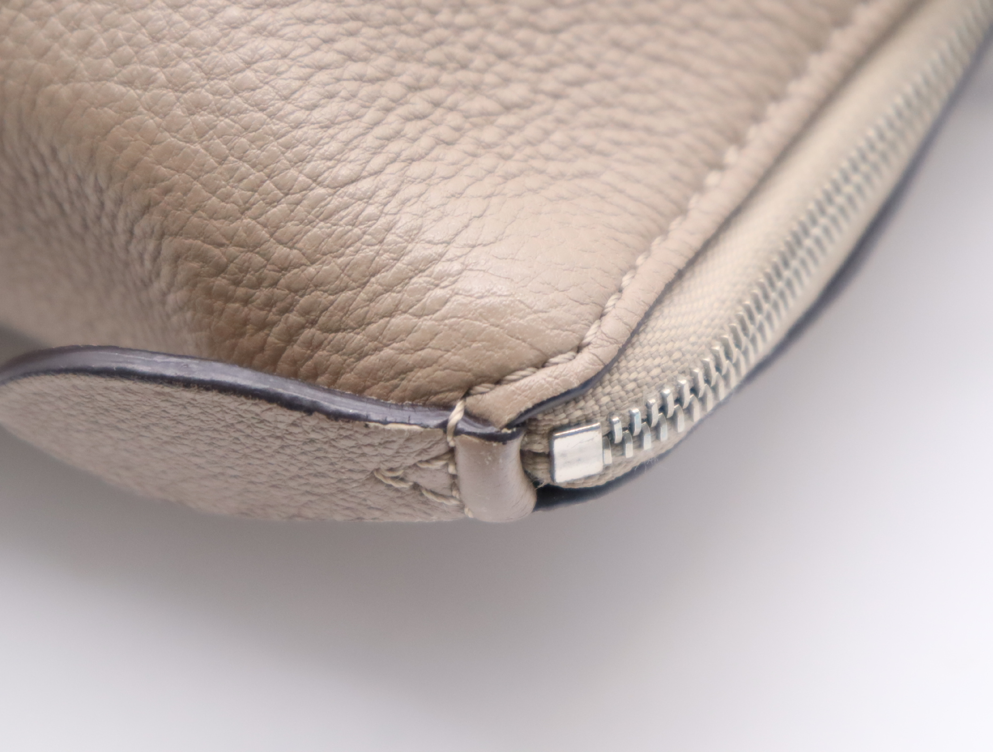 M50030 Parnasséa Lockit PM Beige Handbag with Shoulder Strap, Padlock, 2 Keys, and Clochette — view 8