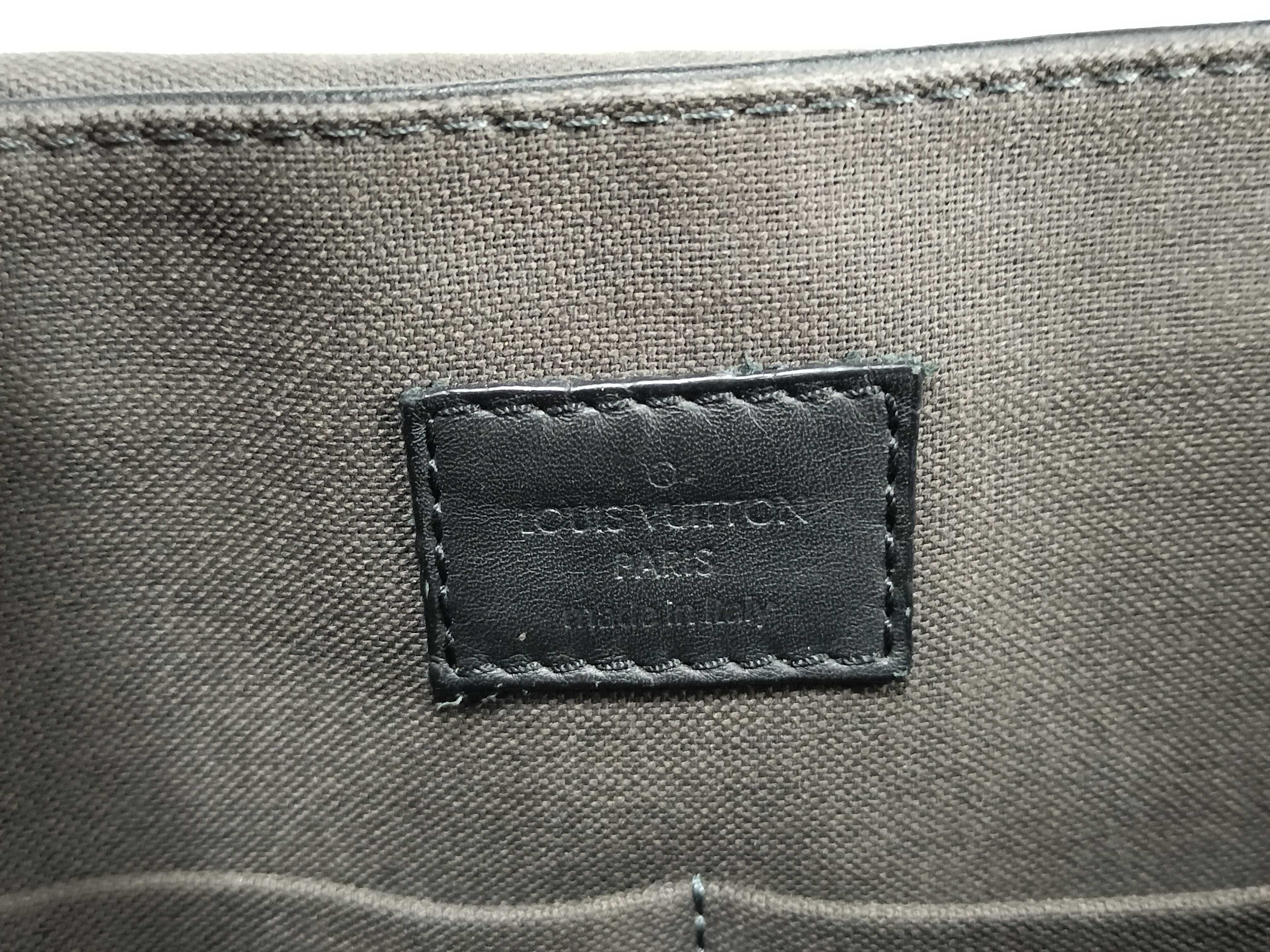 Damier Infini N41033 Damier Infini District PM Shoulder Bag — view 12