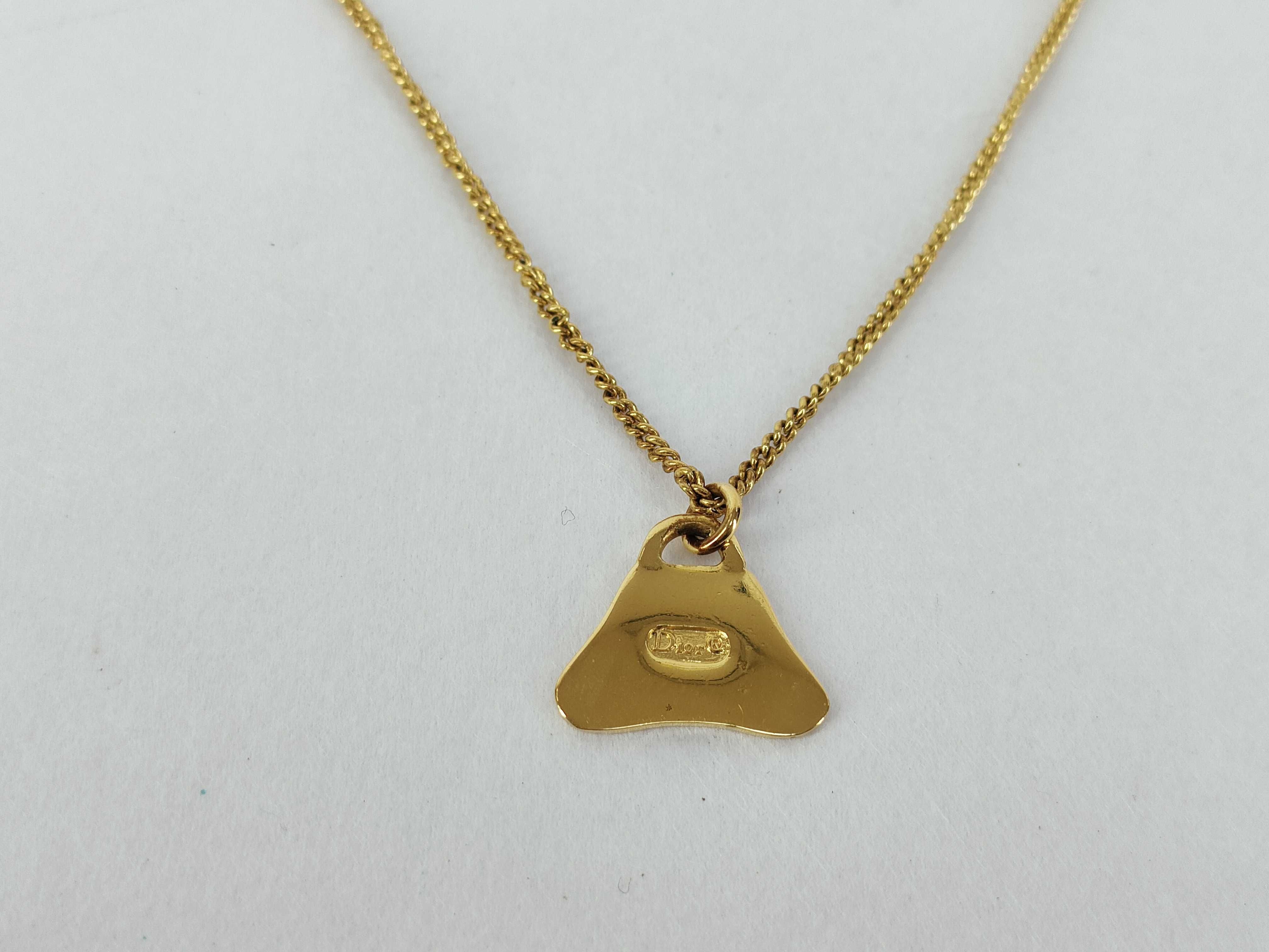 necklace — view 2