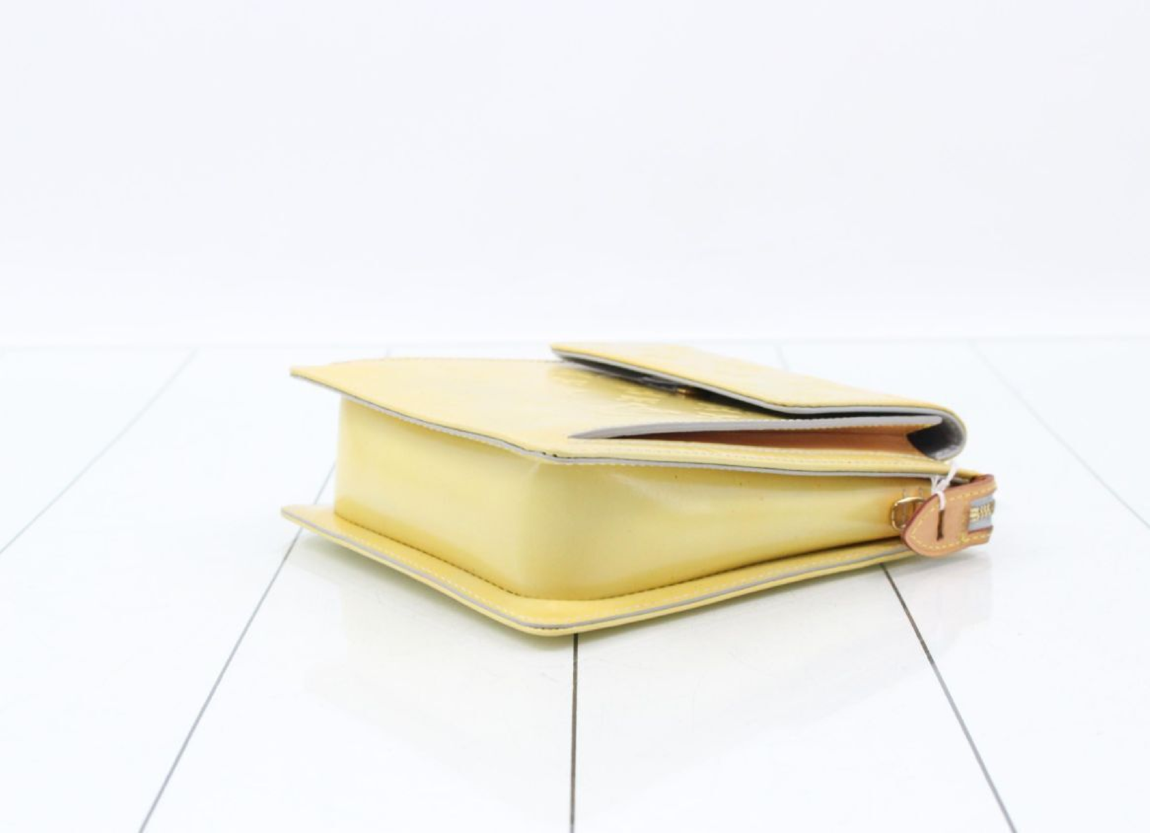 Vernis Shoulder Bag — view 4