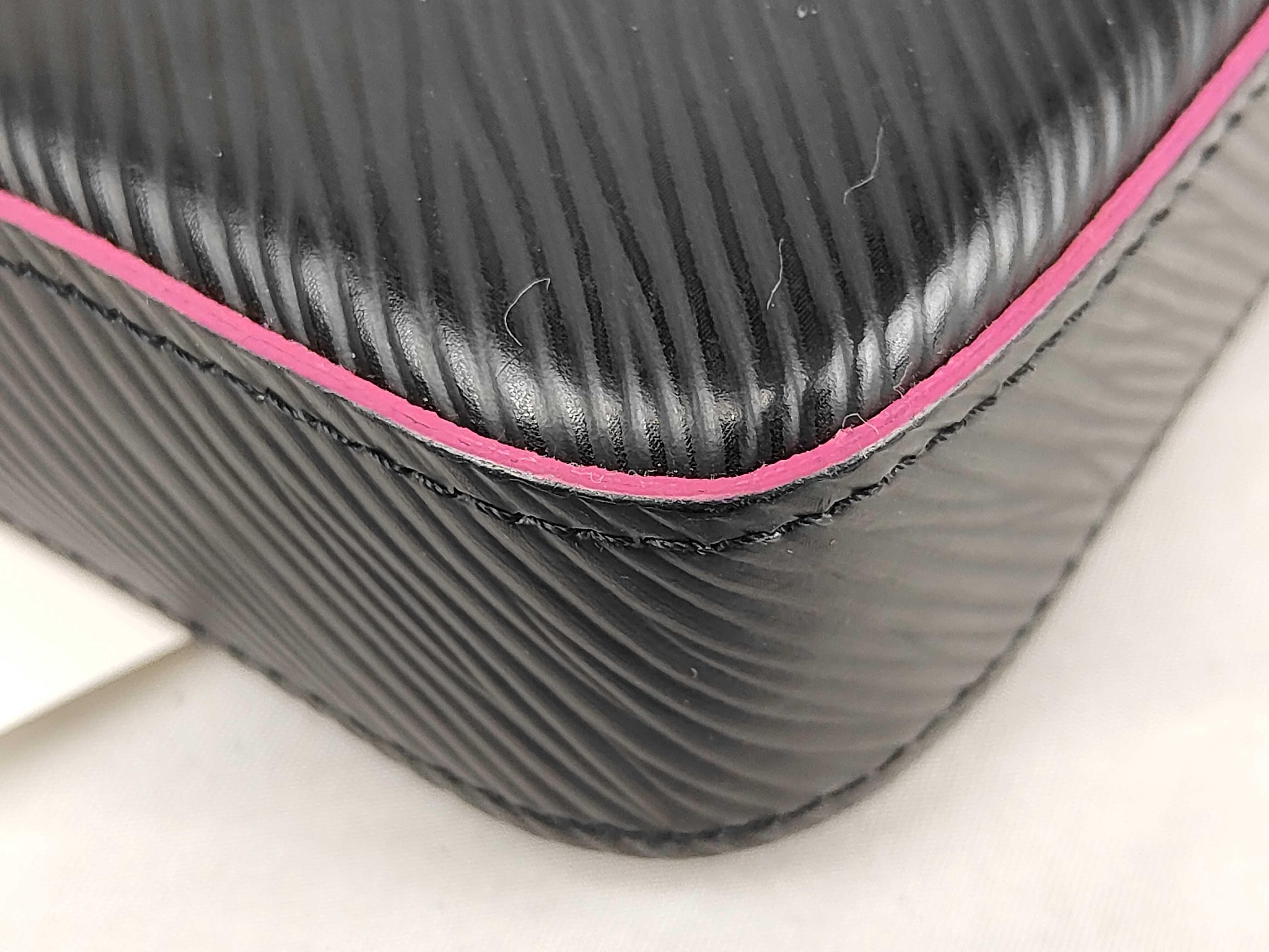 Epi Pochette Felicie Handbag — view 6
