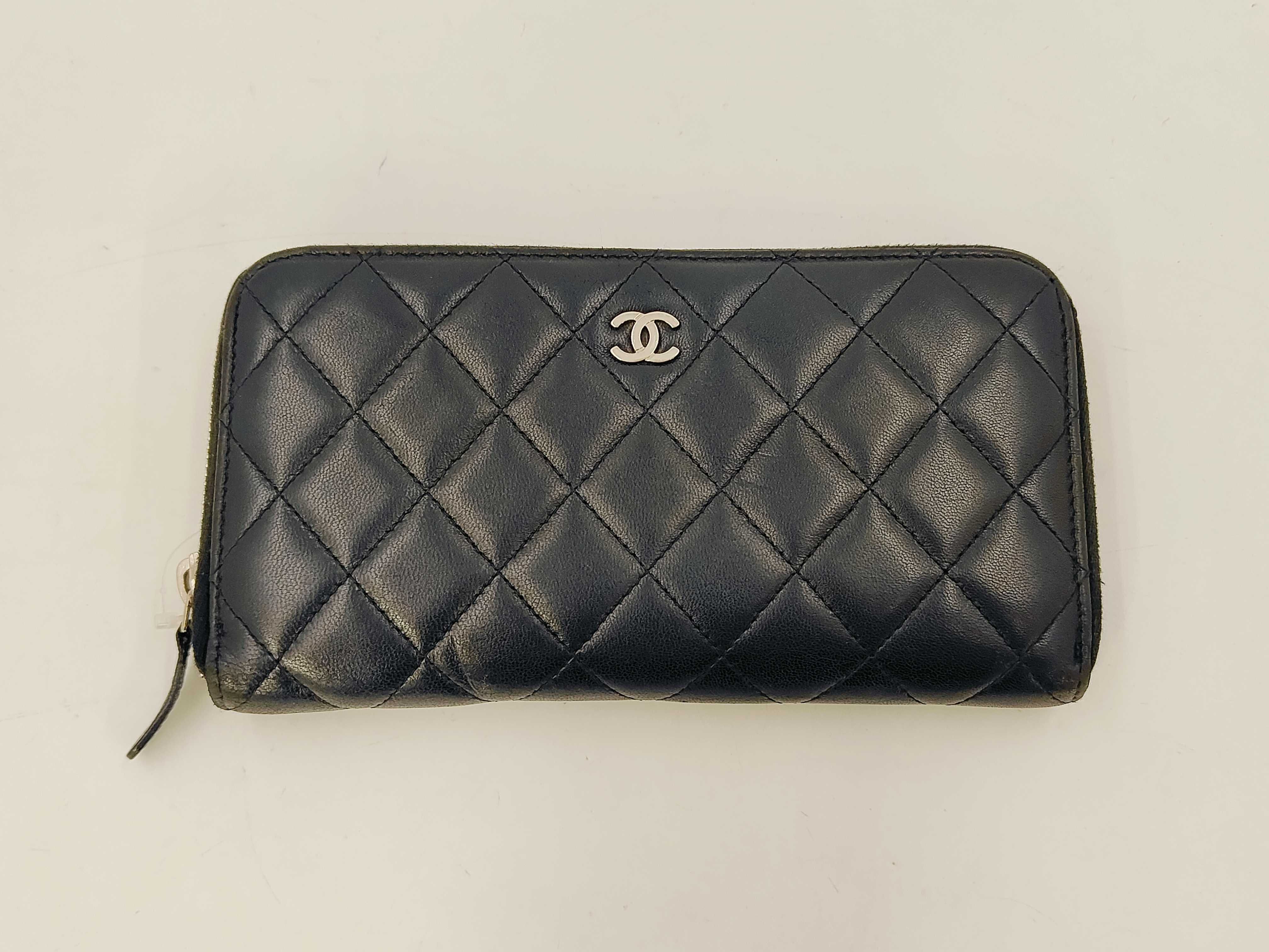 Lambskin Coco Mark Black Laurel Wallet