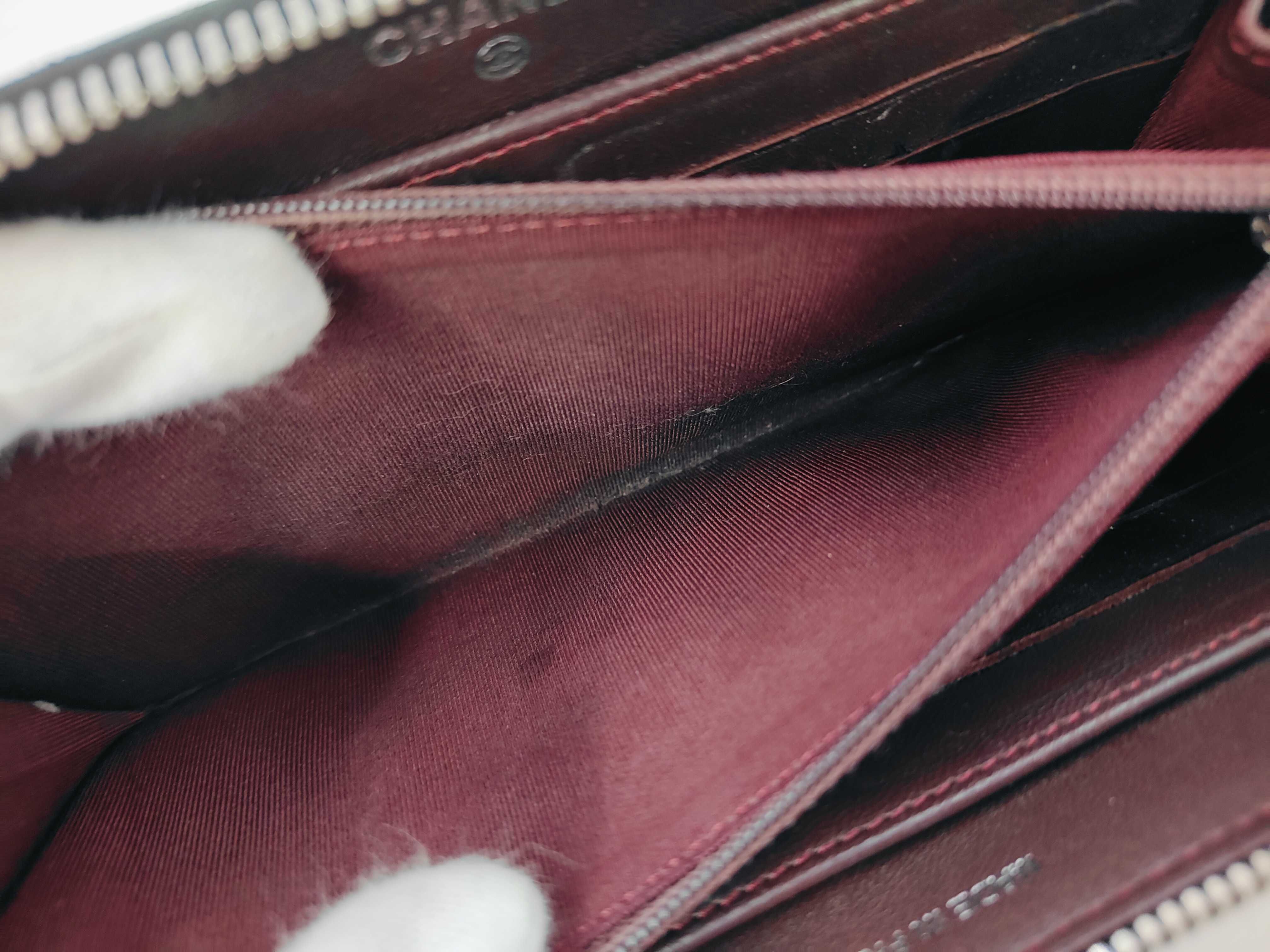 Lambskin Coco Mark Black Laurel Wallet — view 12
