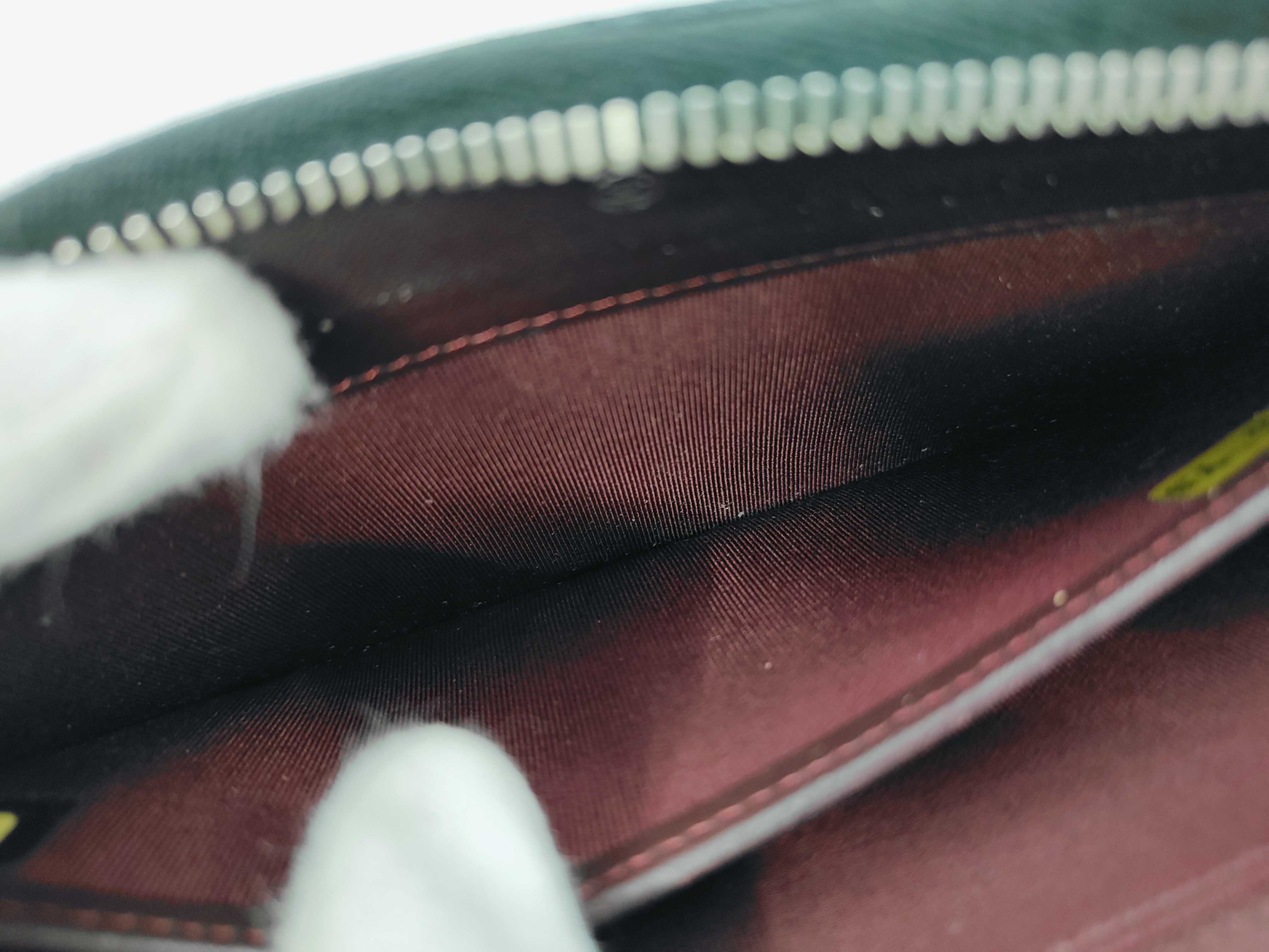 Lambskin Coco Mark Black Laurel Wallet — view 15