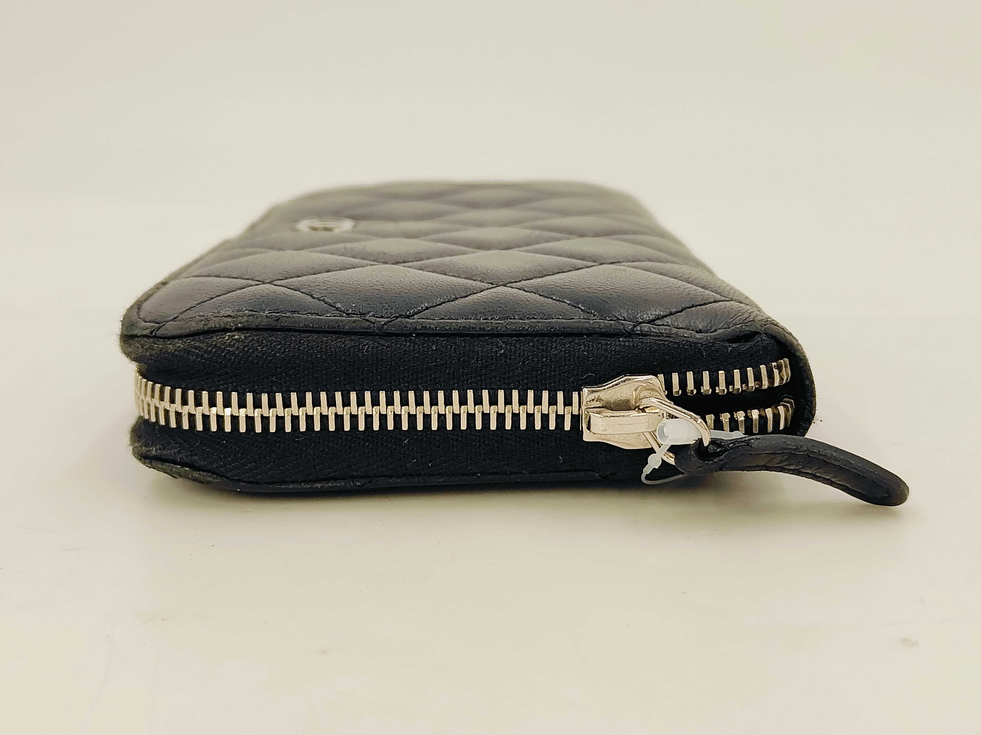 Lambskin Coco Mark Black Laurel Wallet — view 7