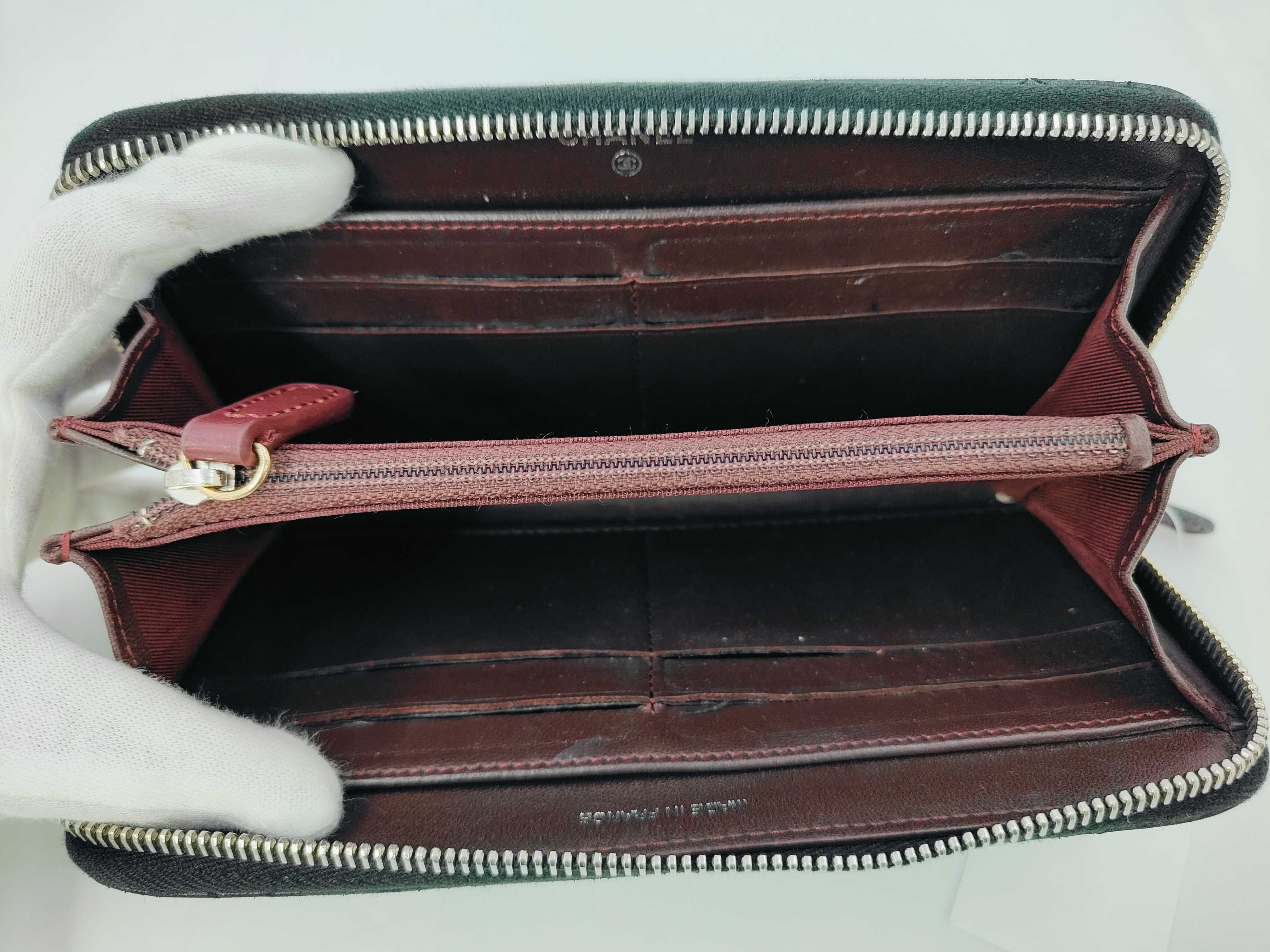 Lambskin Coco Mark Black Laurel Wallet — view 10