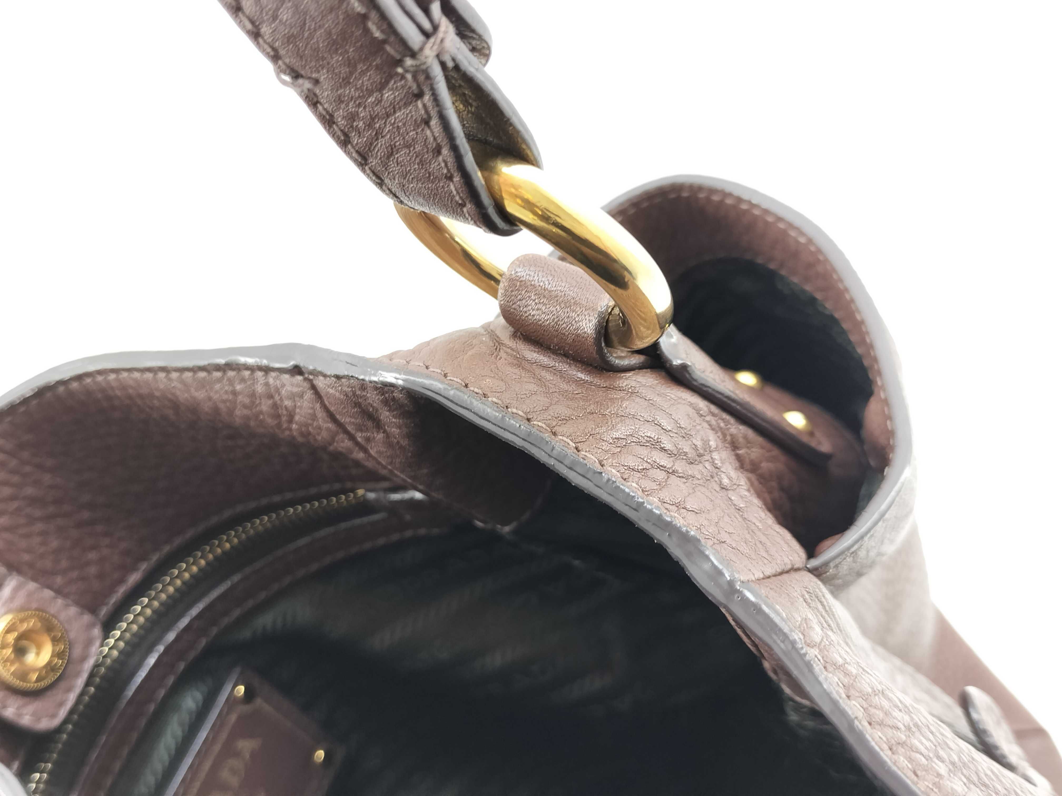 Vitello Daino Leather Hobo Bag Shoulder Bag — view 11