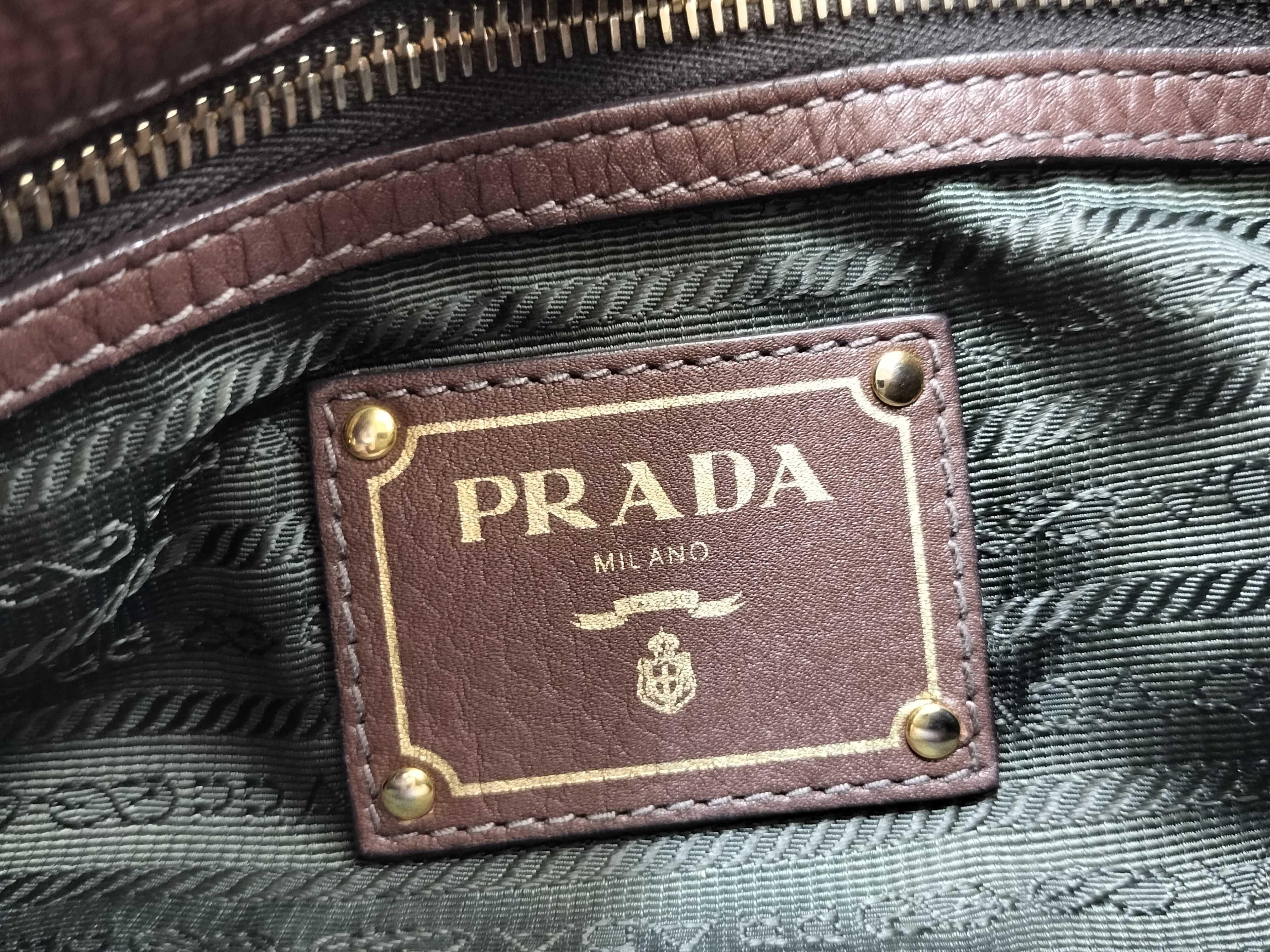 Vitello Daino Leather Hobo Bag Shoulder Bag — view 13