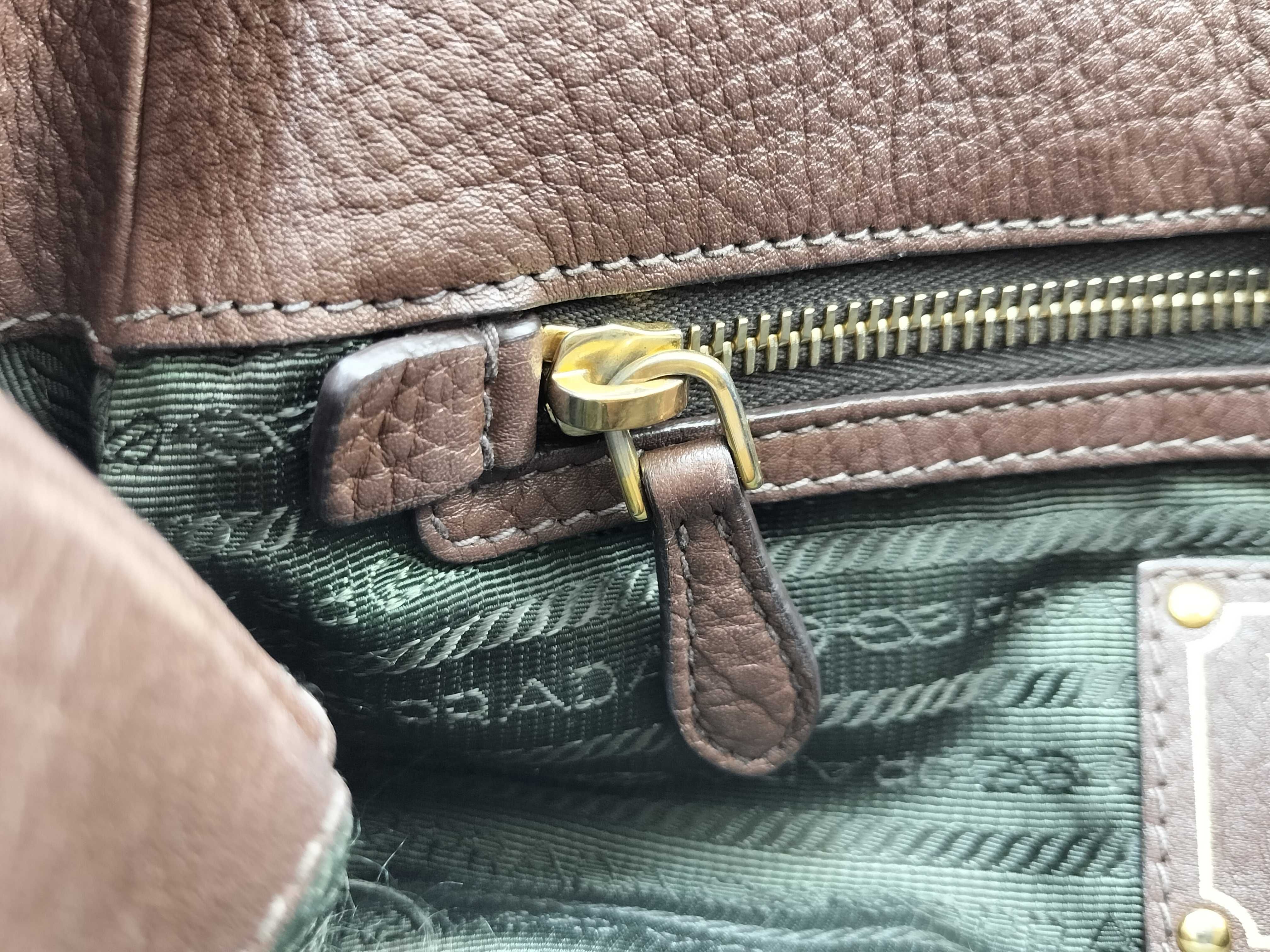 Vitello Daino Leather Hobo Bag Shoulder Bag — view 14