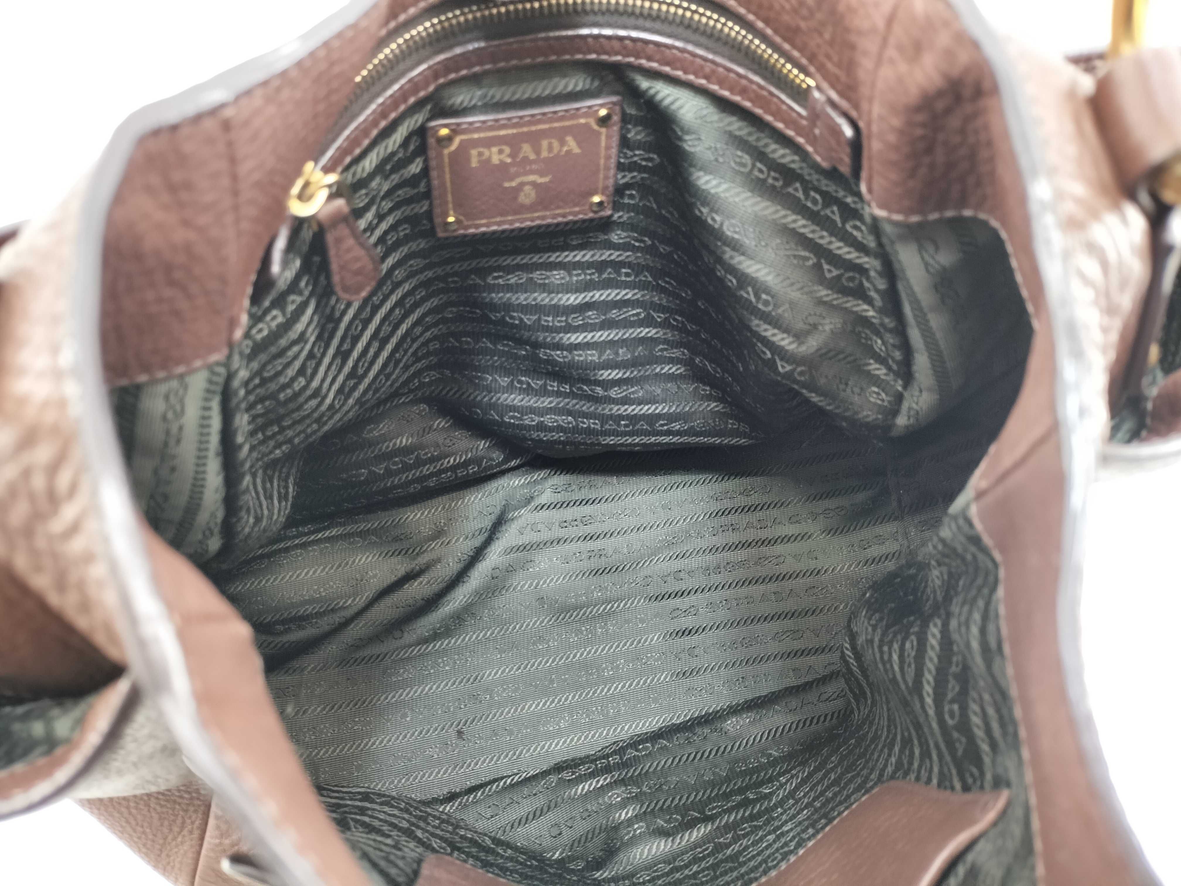 Vitello Daino Leather Hobo Bag Shoulder Bag — view 10