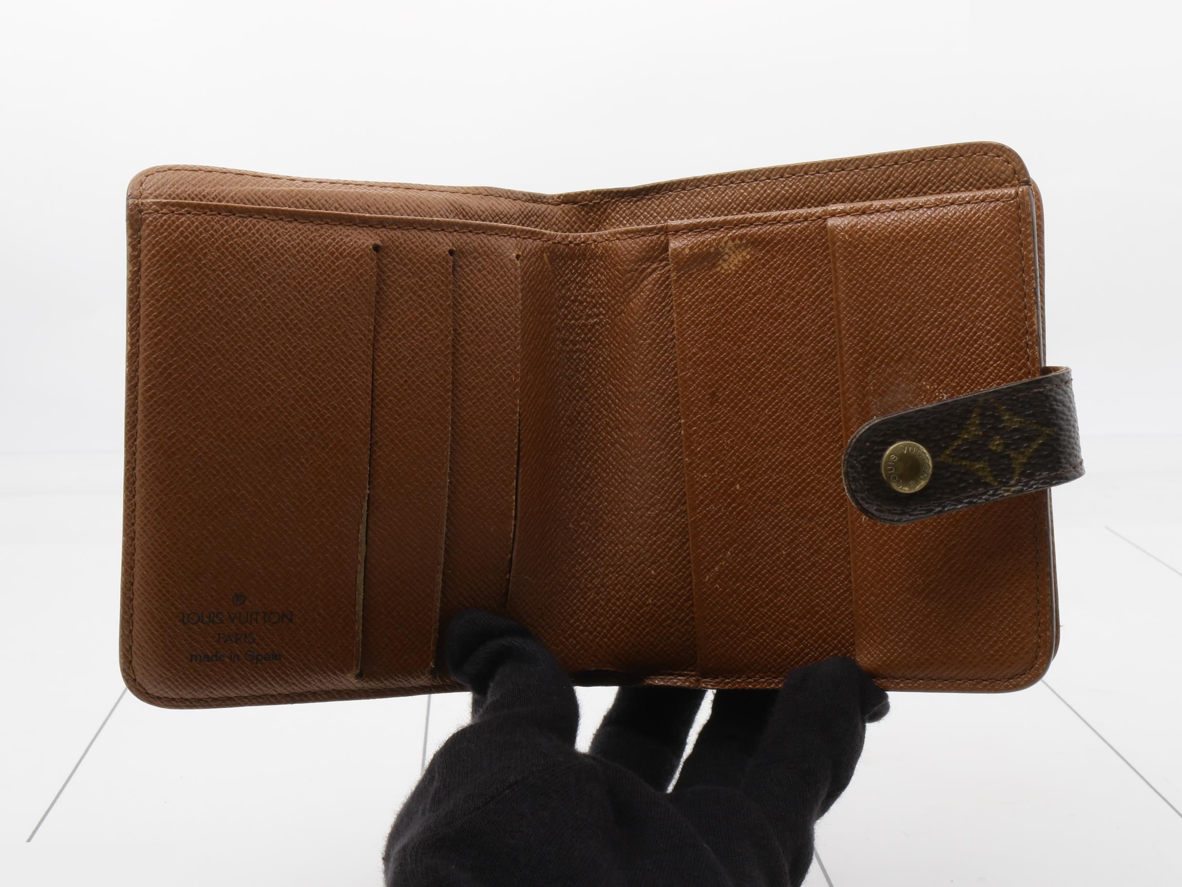 wallet — view 4