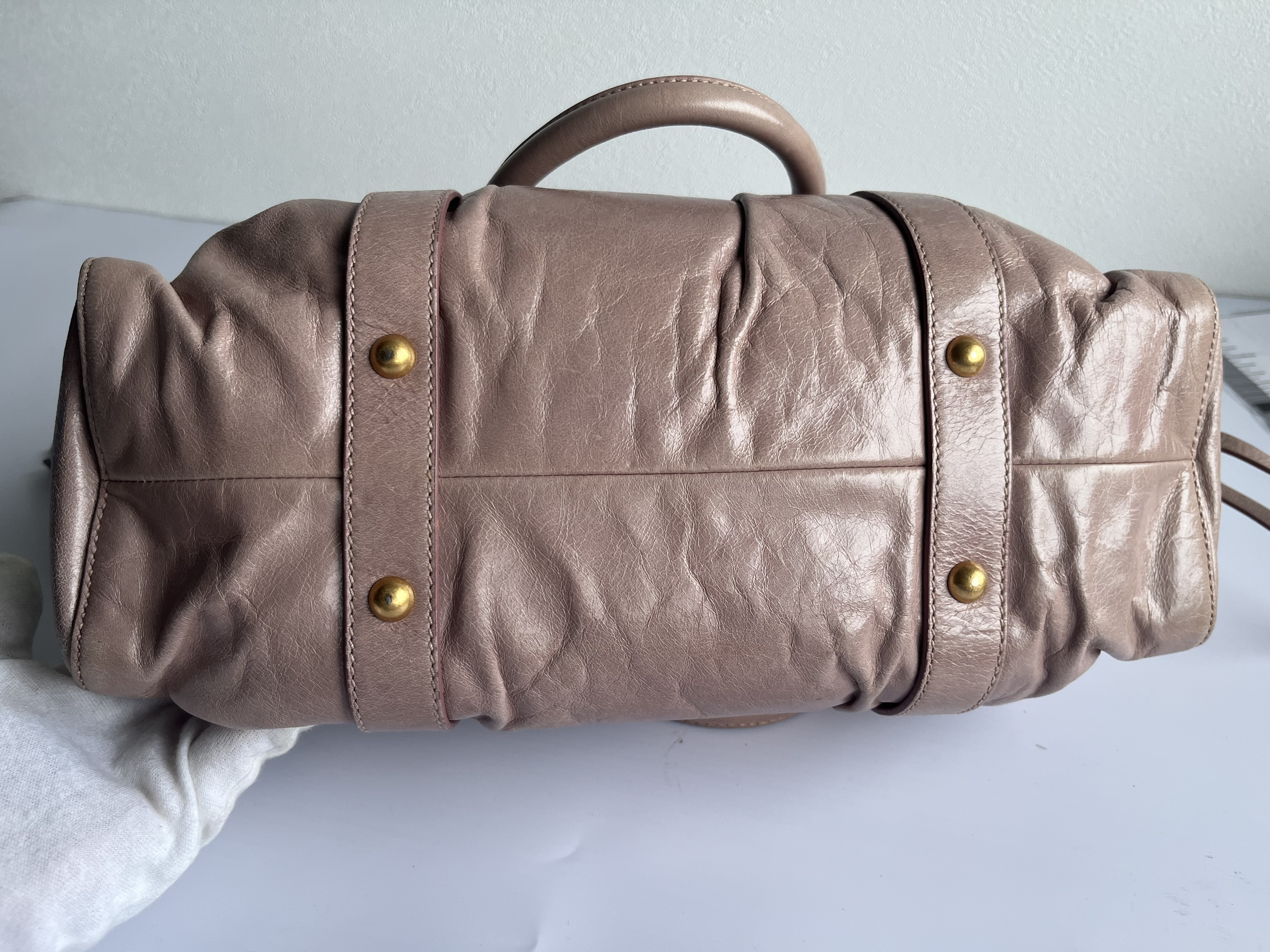 Vitello Luxe Pink Beige 2-Way Handbag with Shoulder Strap (Shoulder Bag) — view 4